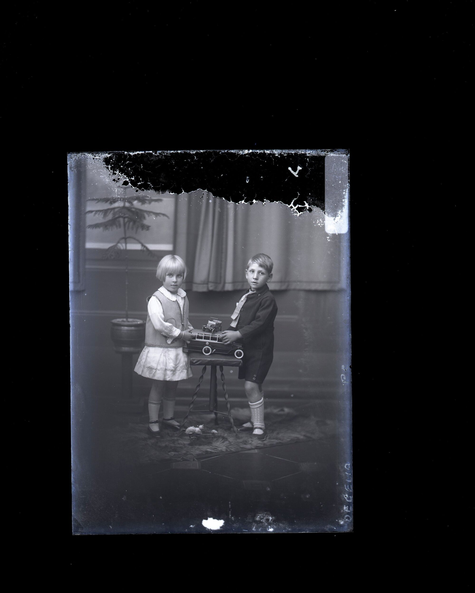 Children- Degelio