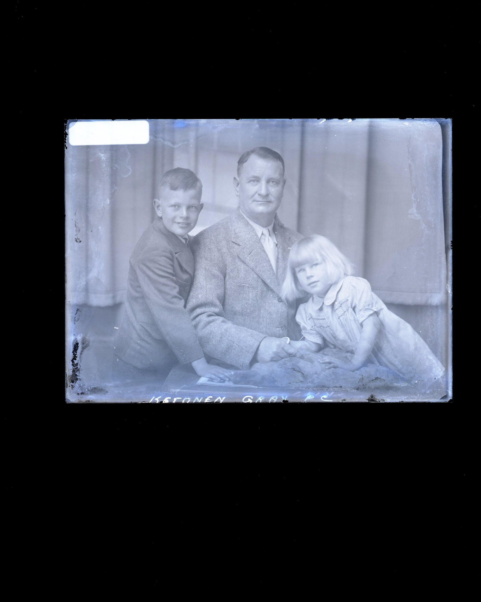 Man and Children - Ketonen