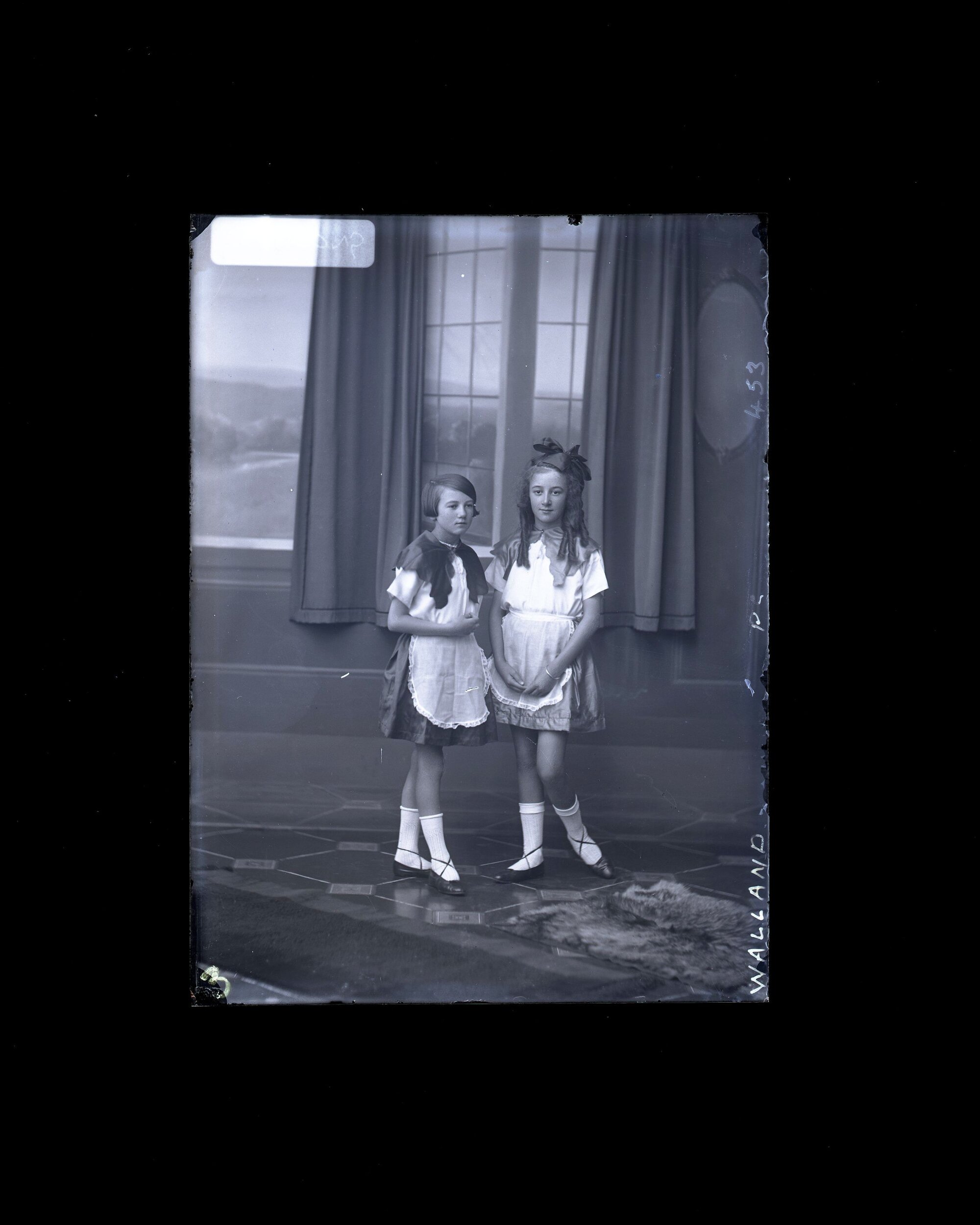 Two Girls - Walland