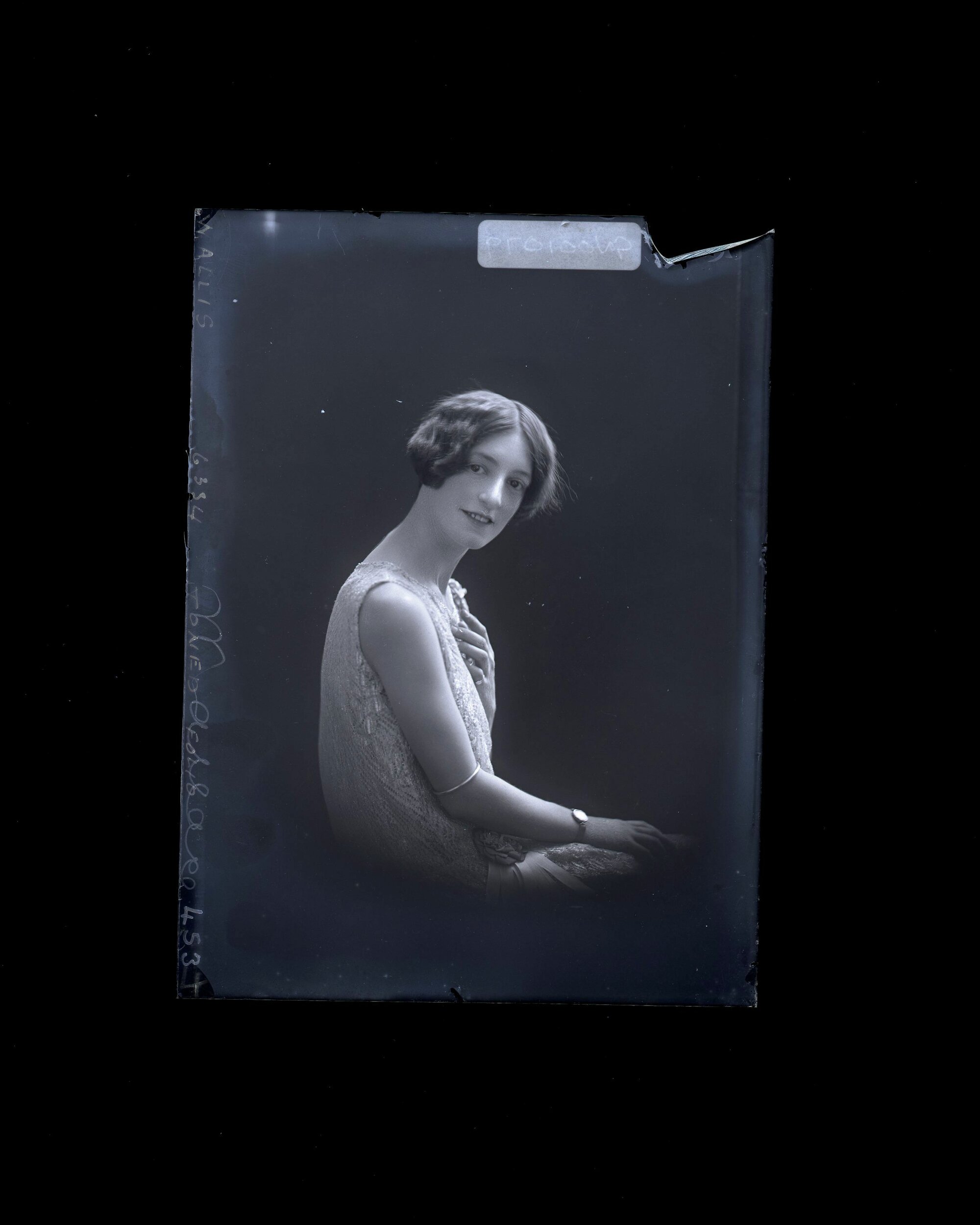 Woman - Wallis