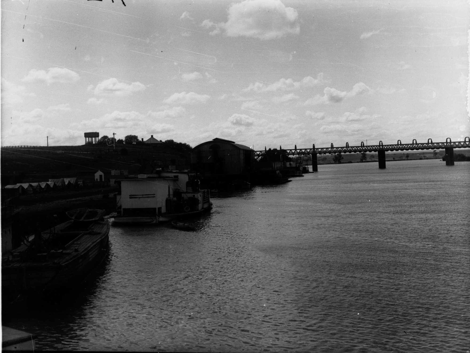 Boats at Murray Bridge
