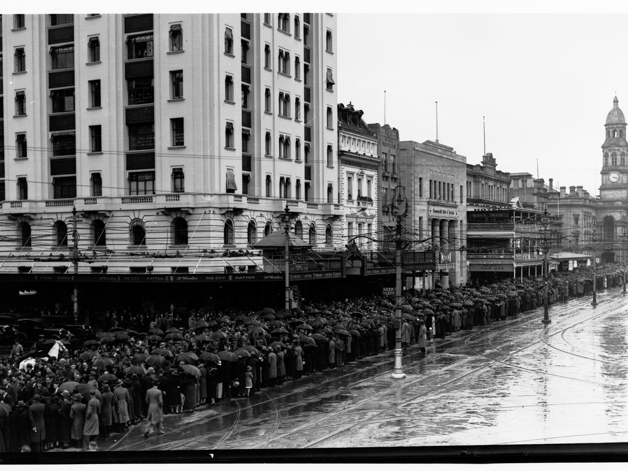 View along King William Street looking south