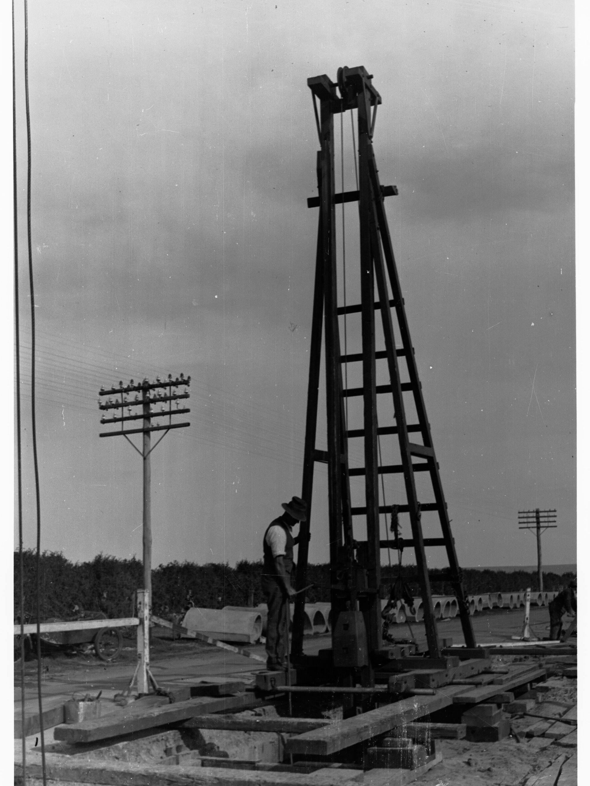 Glenelg Sewerage showing men working