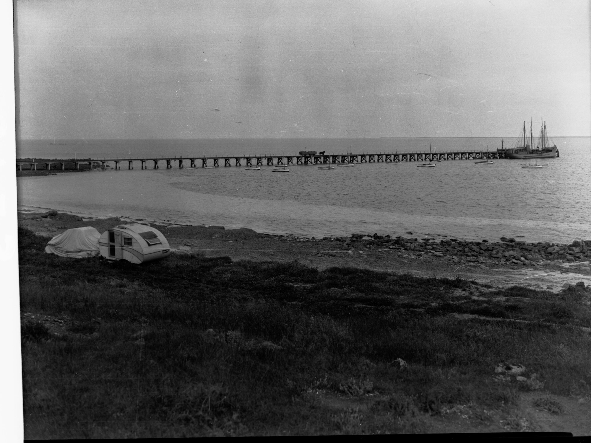 Port Victoria Jetty and Beach showing caravan and ship berthed