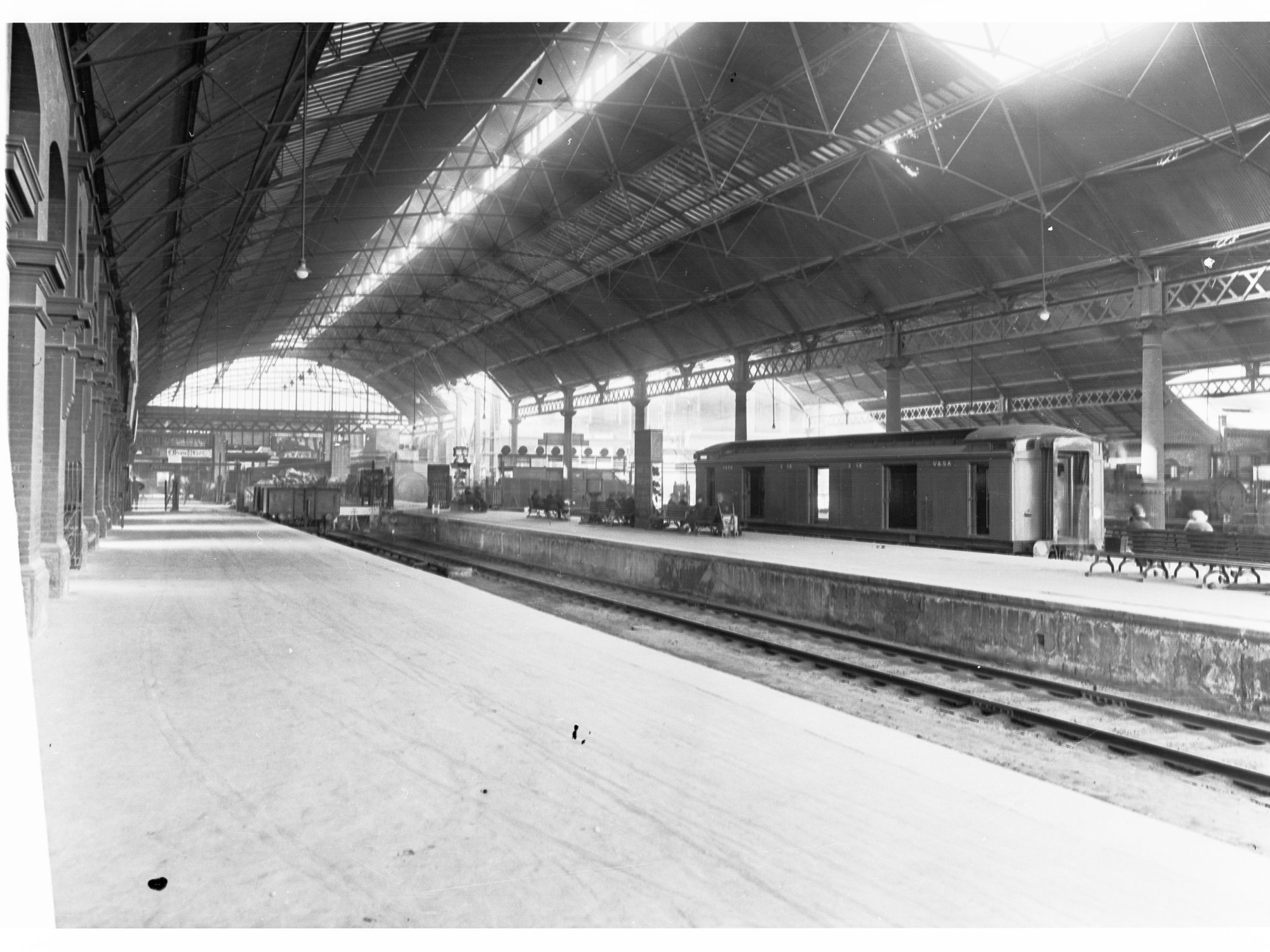 Adelaide Railway Station Platforms