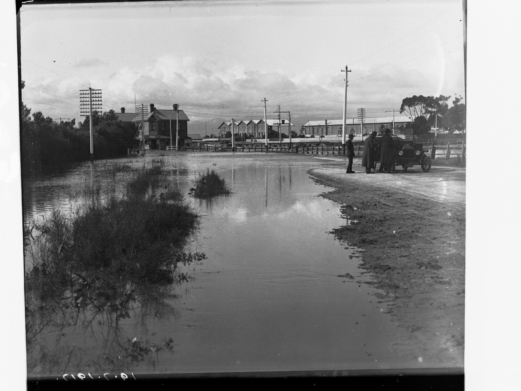 Inspection of Bay Road near Morphettville Railway Station, 1917 