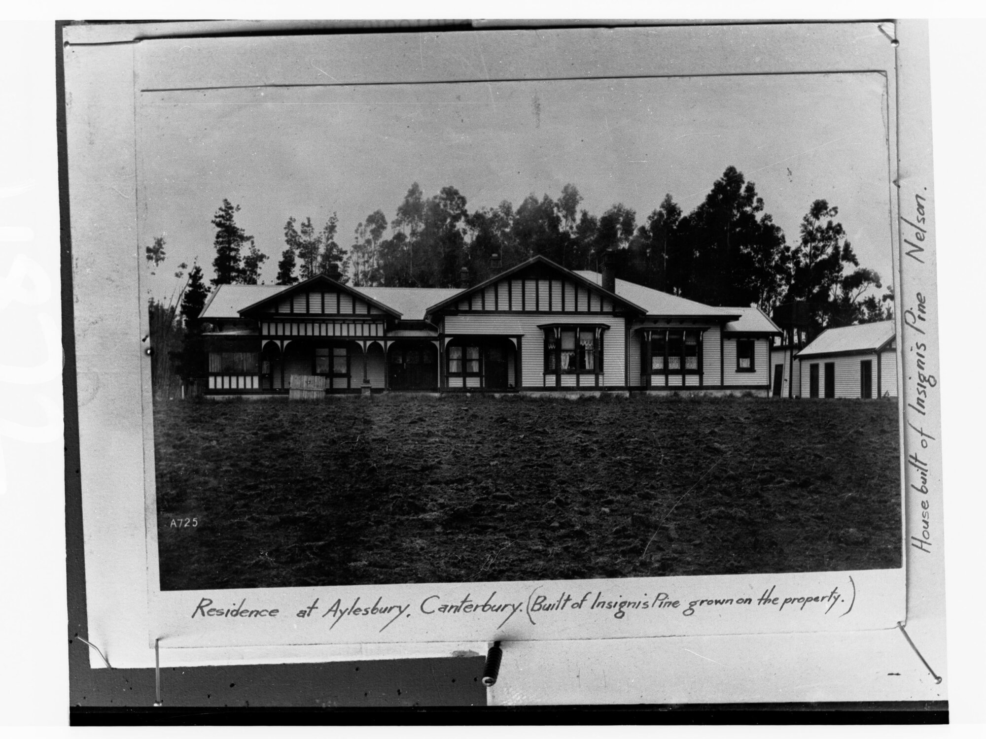 Residence at Aylesbury, Canterbury, built from insignis pine, Nelson, New Zealand
