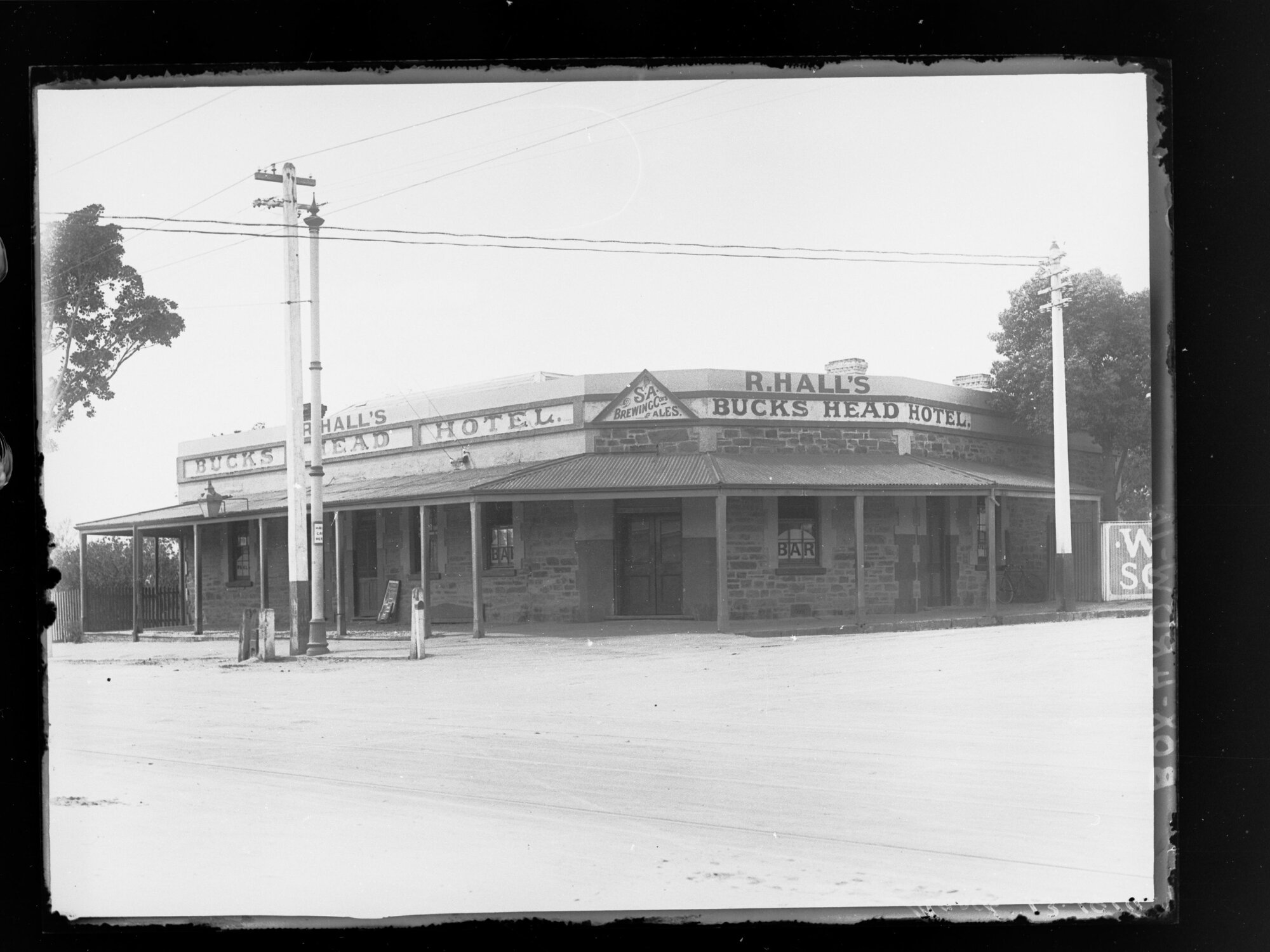 Bucks Head Hotel - Payneham Road, Stepney (Licensee R Hall) - c. 1914