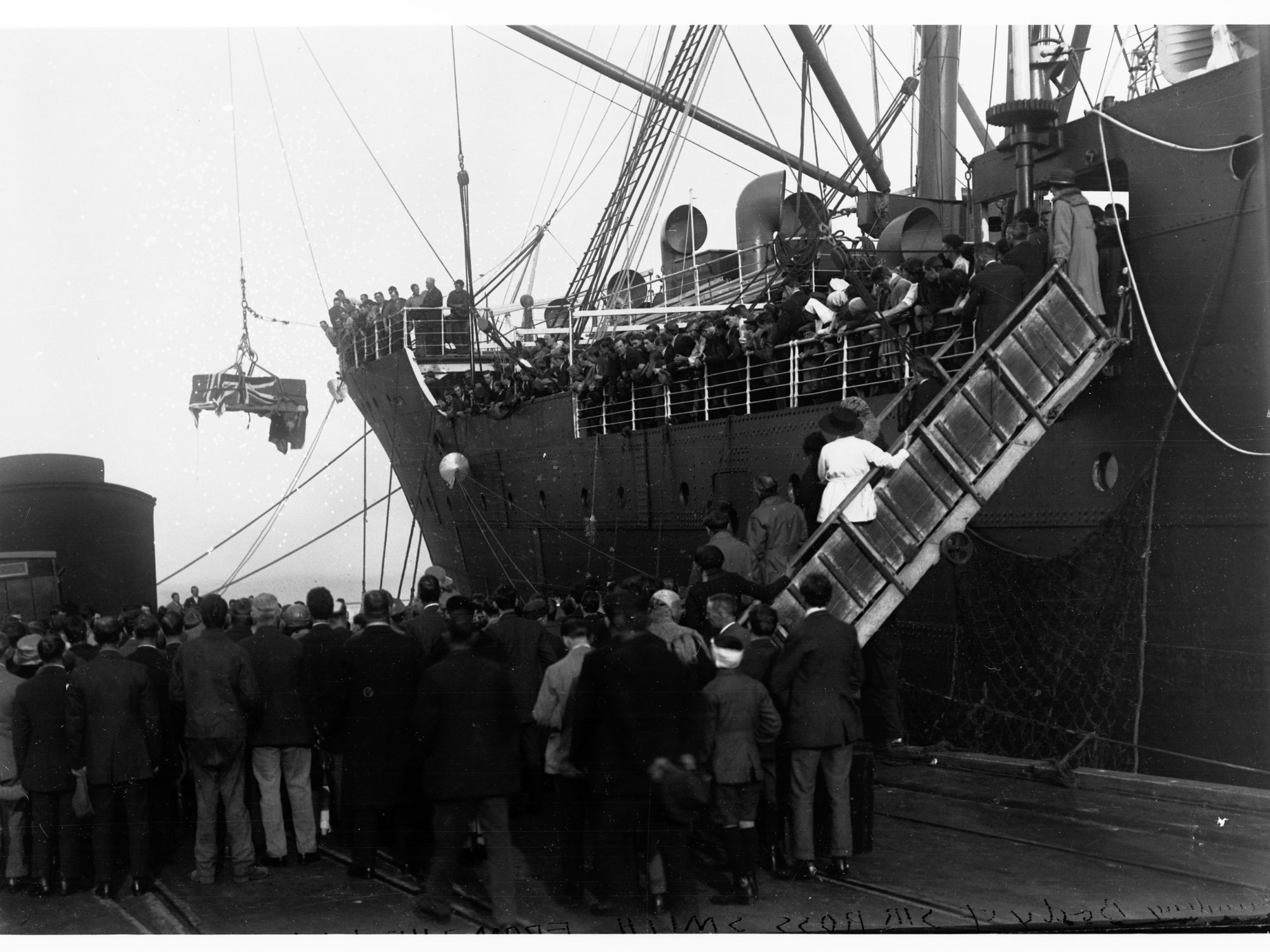 Landing the Body of Sir Ross Smith from the Ship Largs Bay