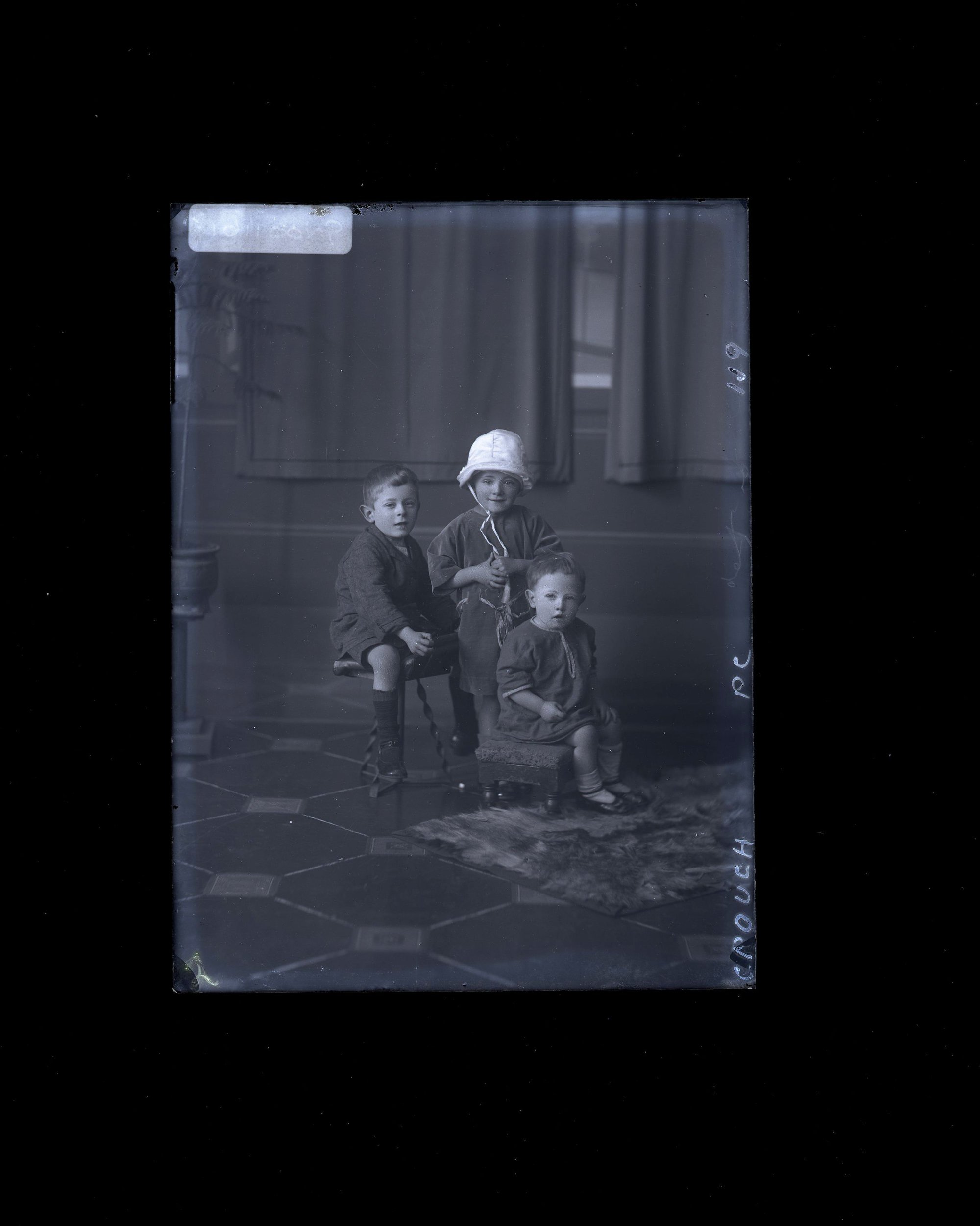 Children - Crouch