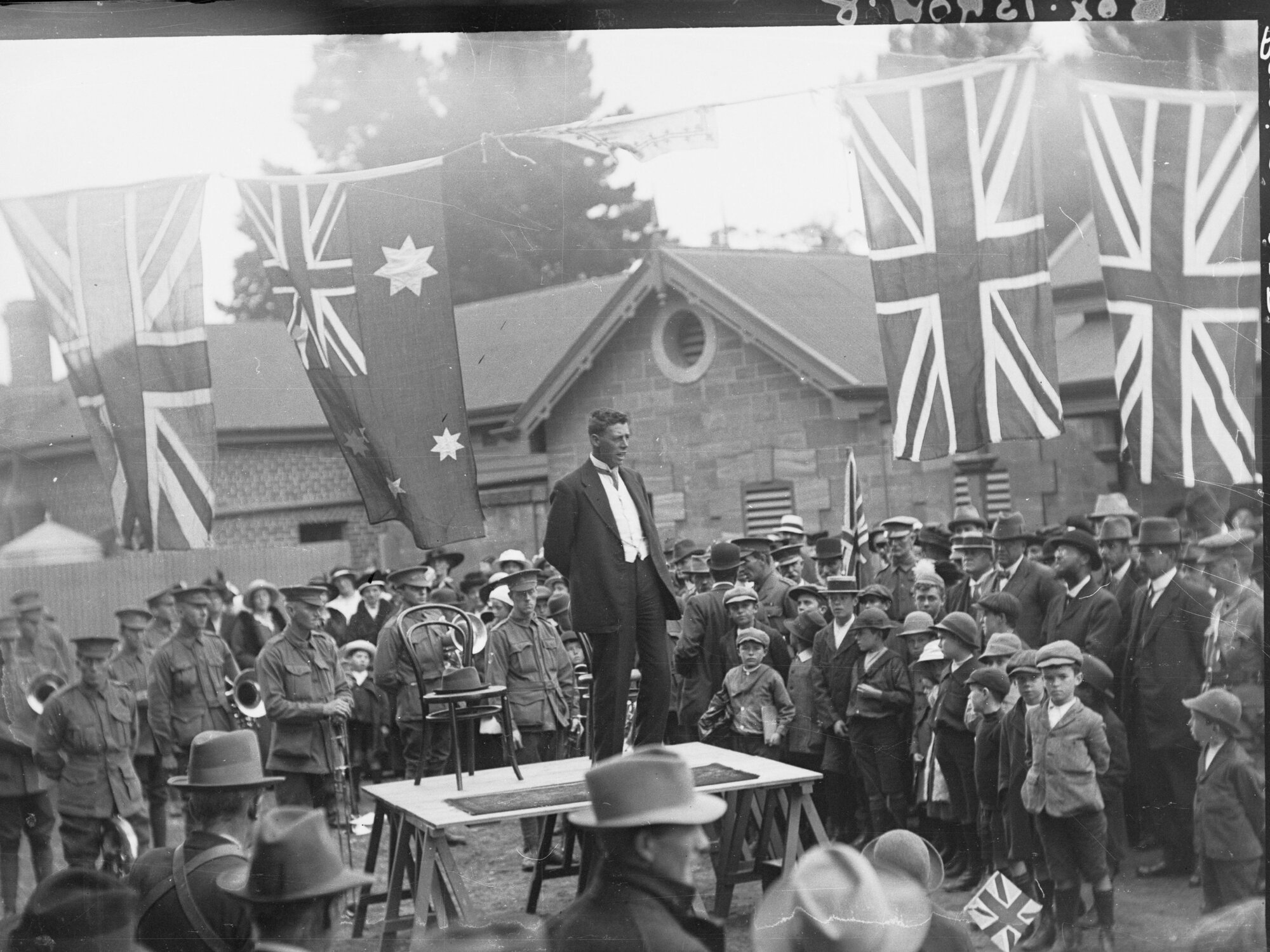 Premier Vaughan addressing crowd at Mount Barker 