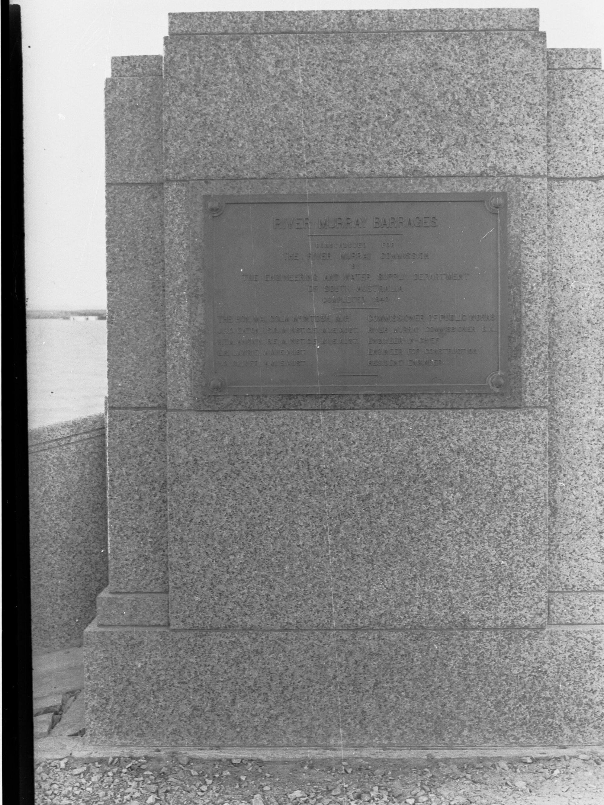 Plaque concerning Goolwa Barrage
