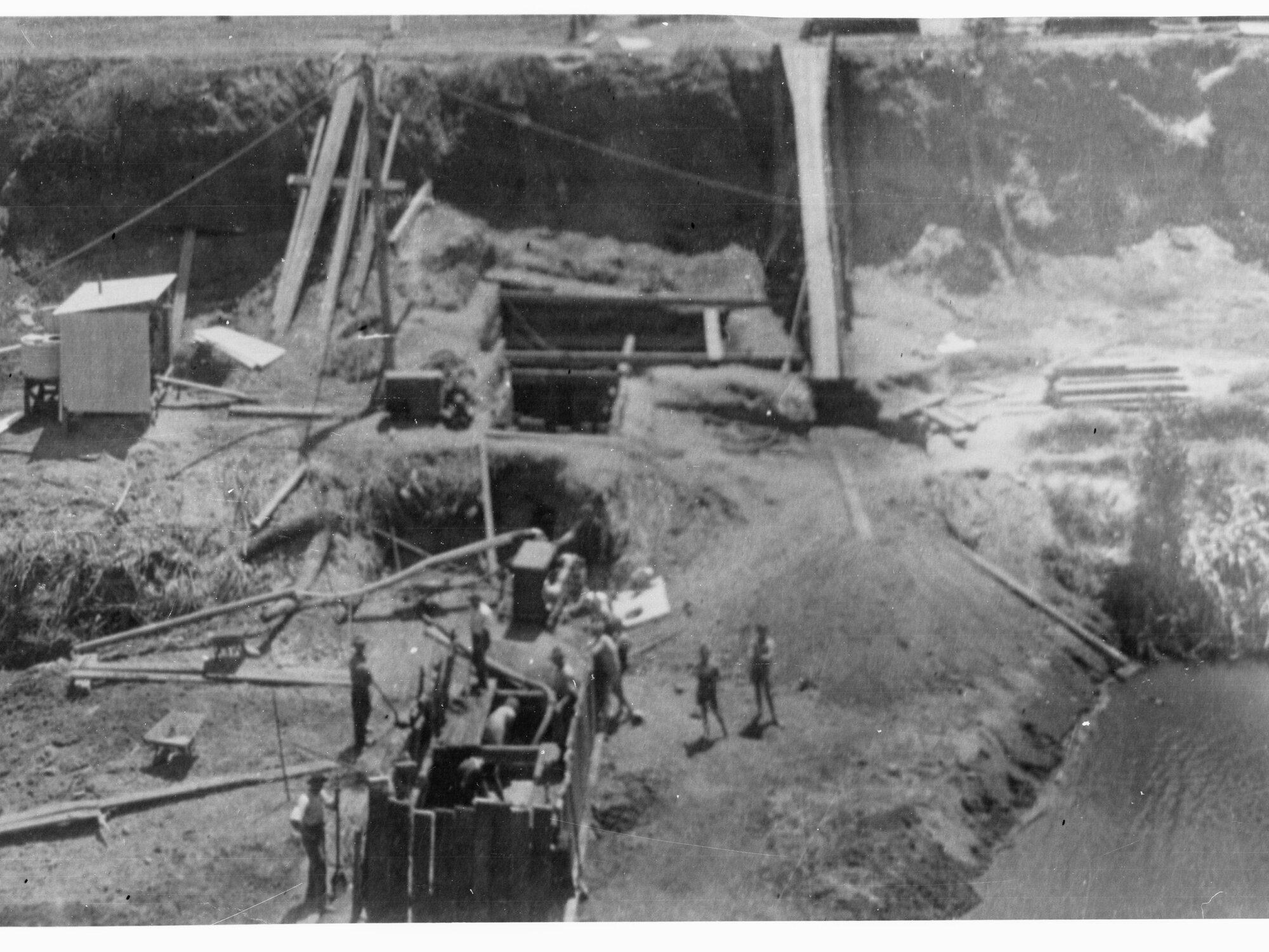 Glenelg Sewers - Men Working