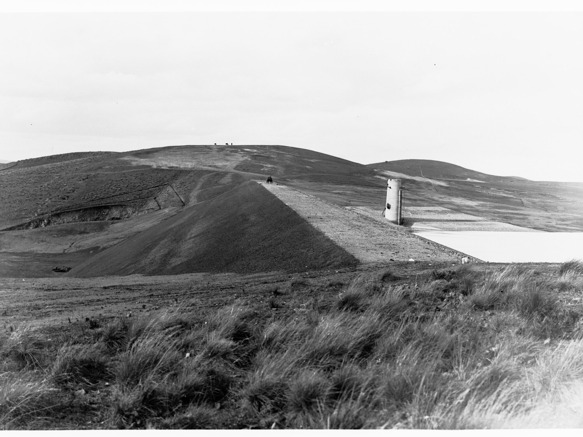 Bundaleer Water Tower  - shows the completed dam wall, Bundaleer Reservoir