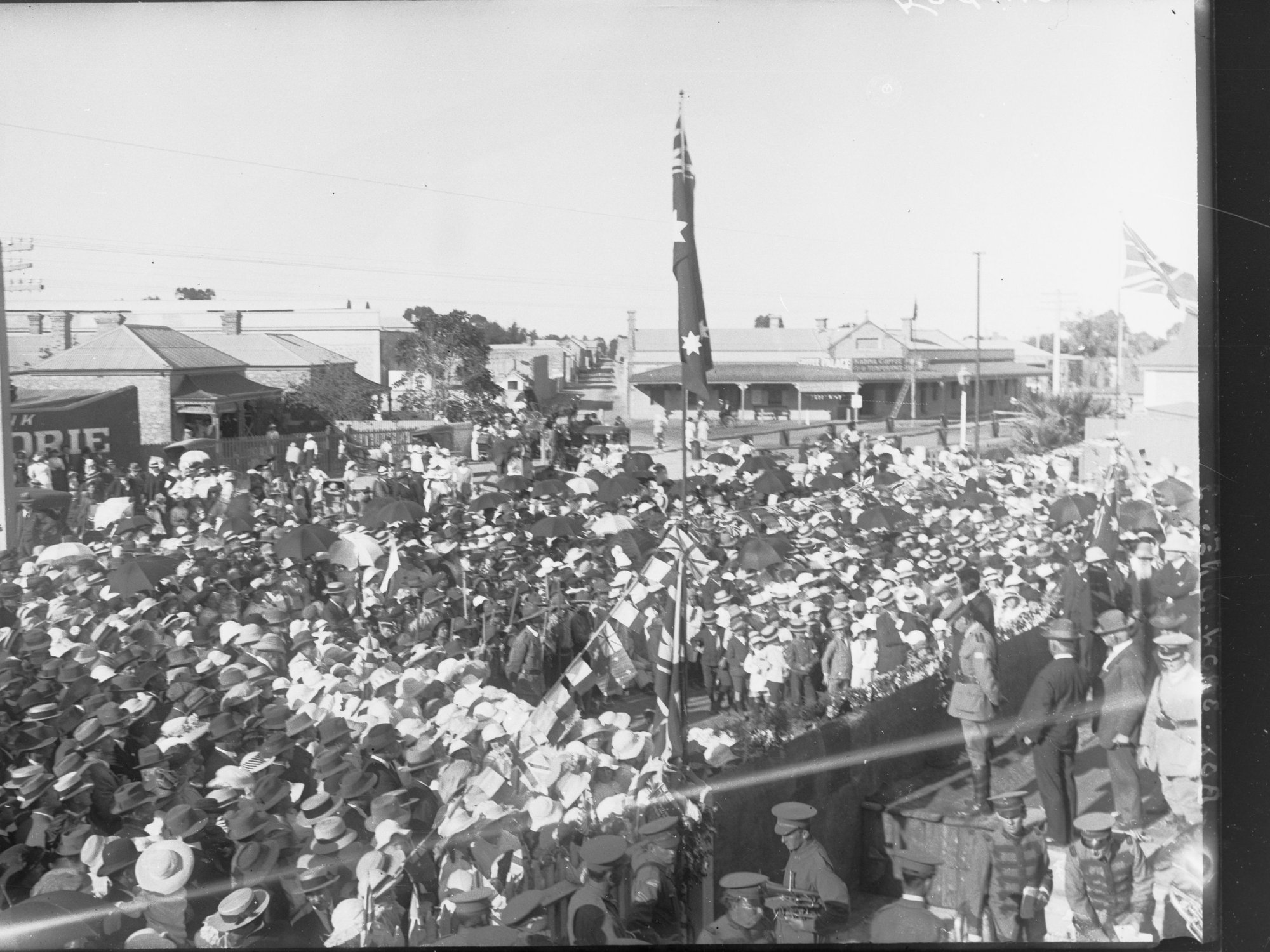 Recruiting Tour at Kadina, crowds gathered in street