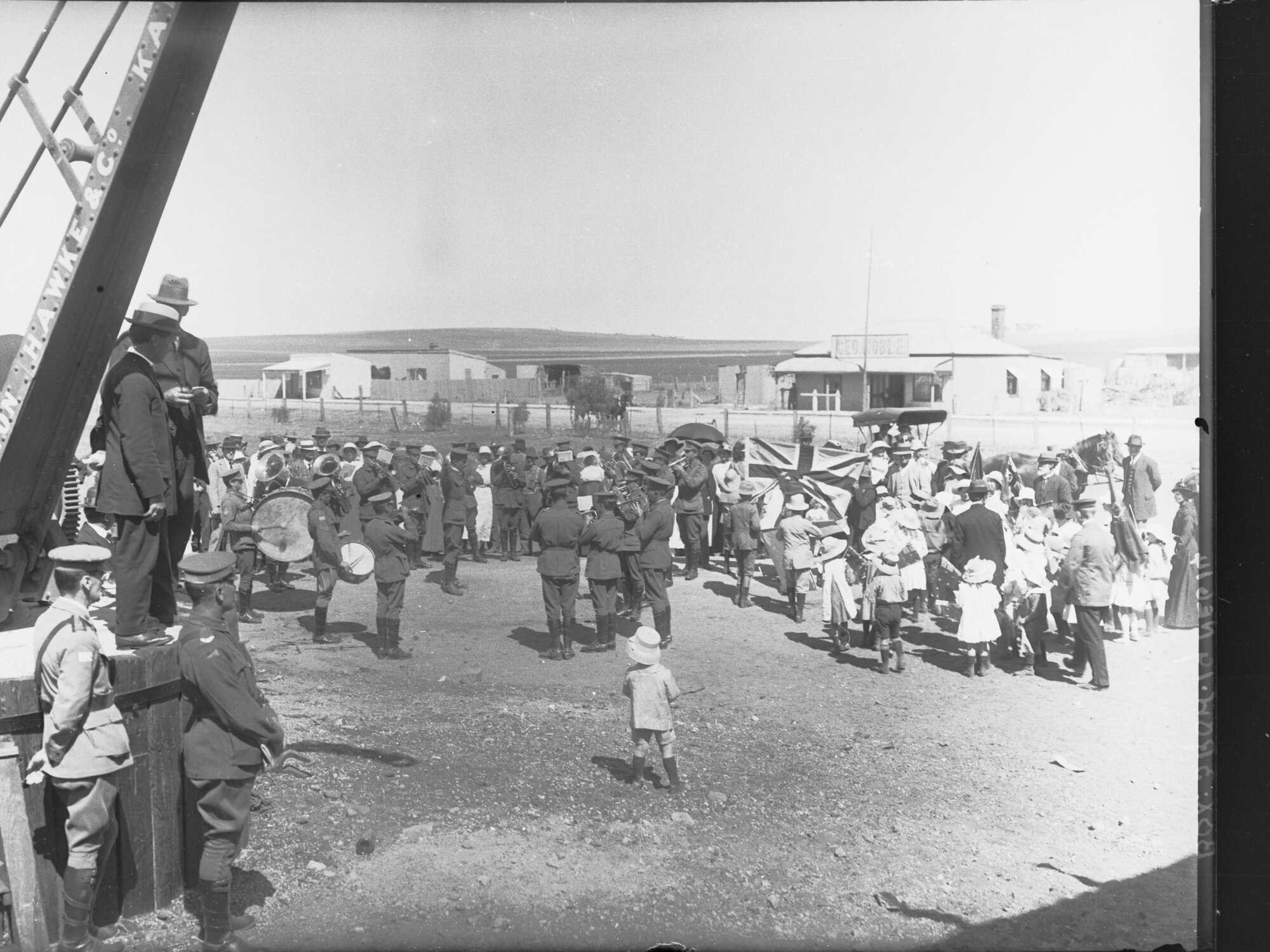 Recruiting tour Northern Districts at Kapunda, crowd and army band assembled