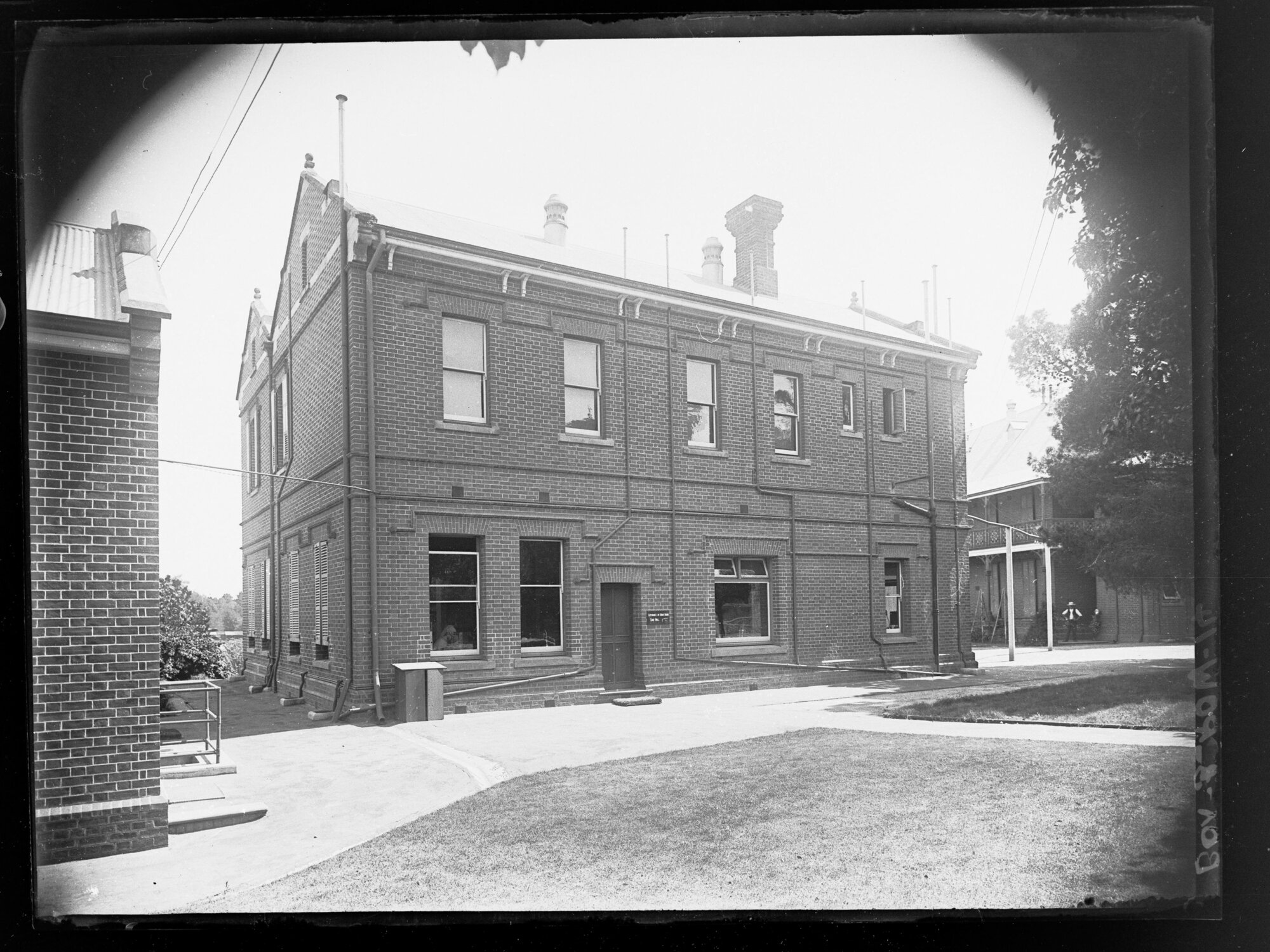 NO INFORMATION RECORDED - Picture of Building