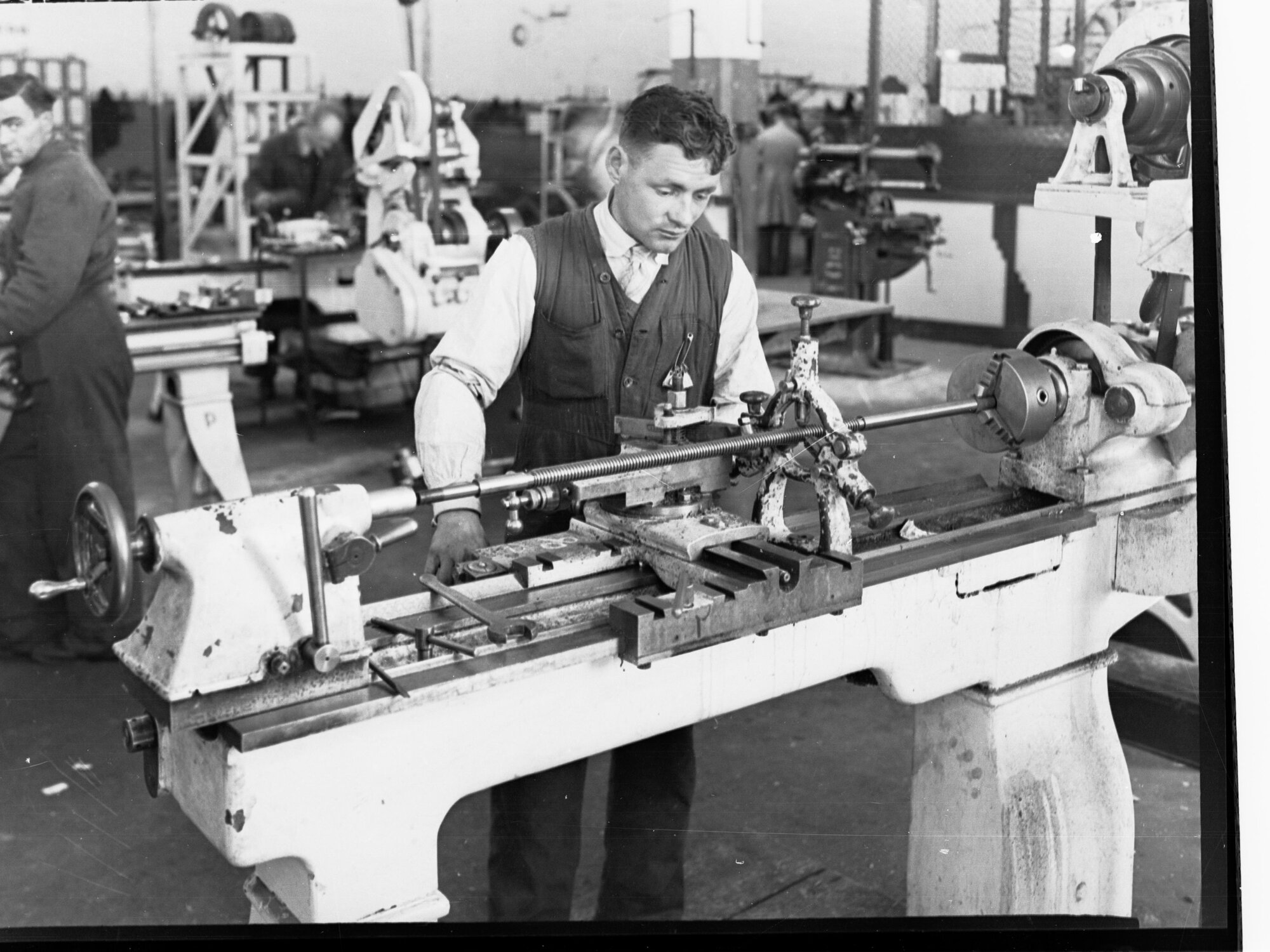 Education Department, School of Mines, showing machinery