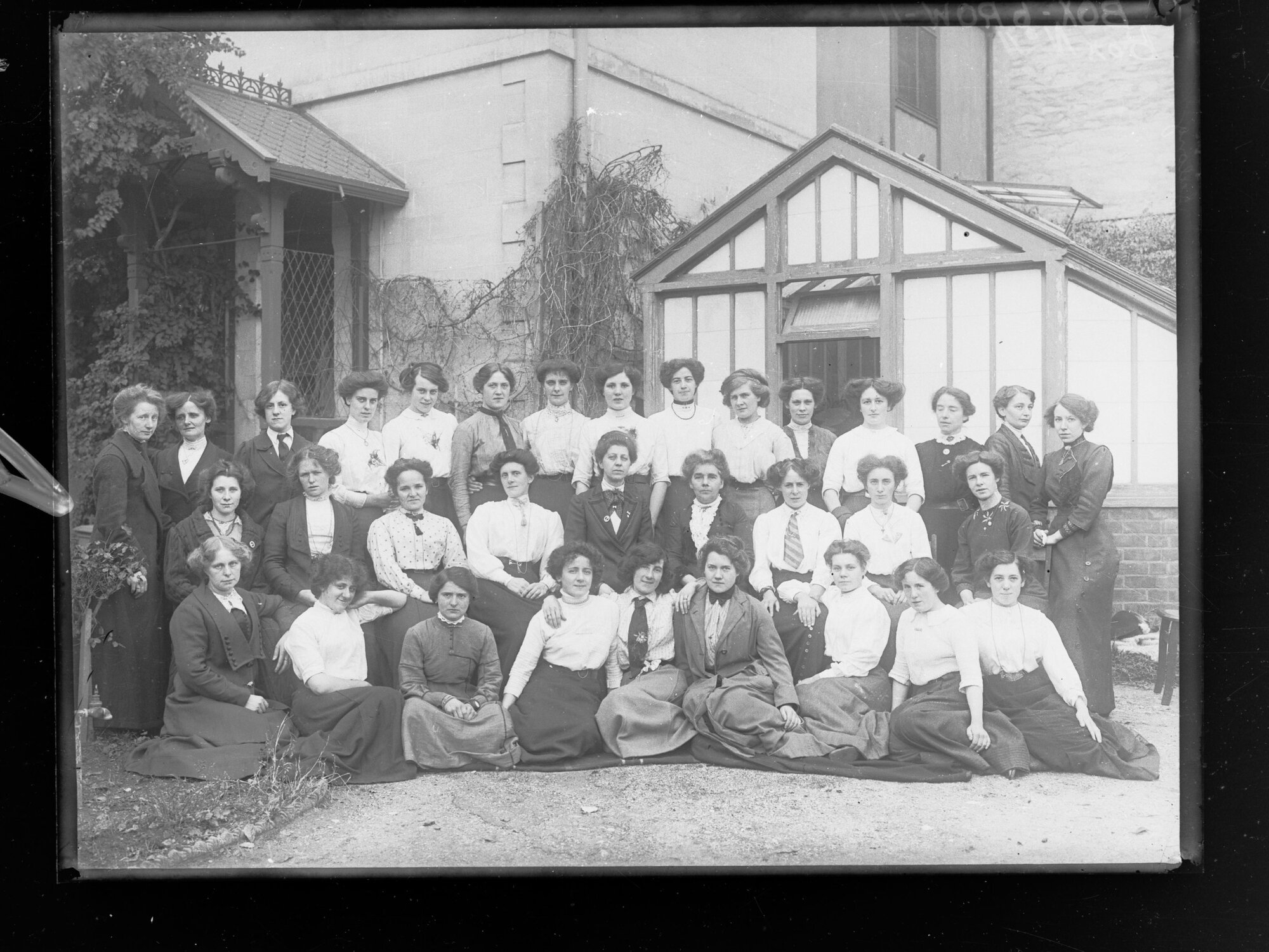 Group of female immigrants,  arrived on ship "Irishman"