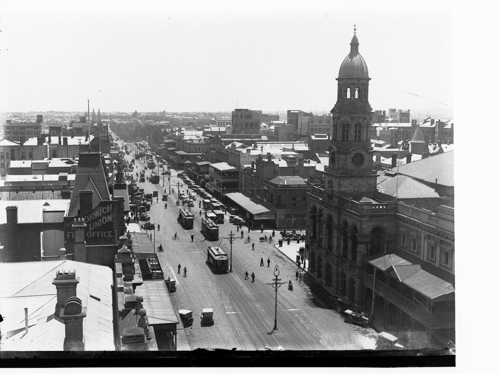 King William Street (looking north)