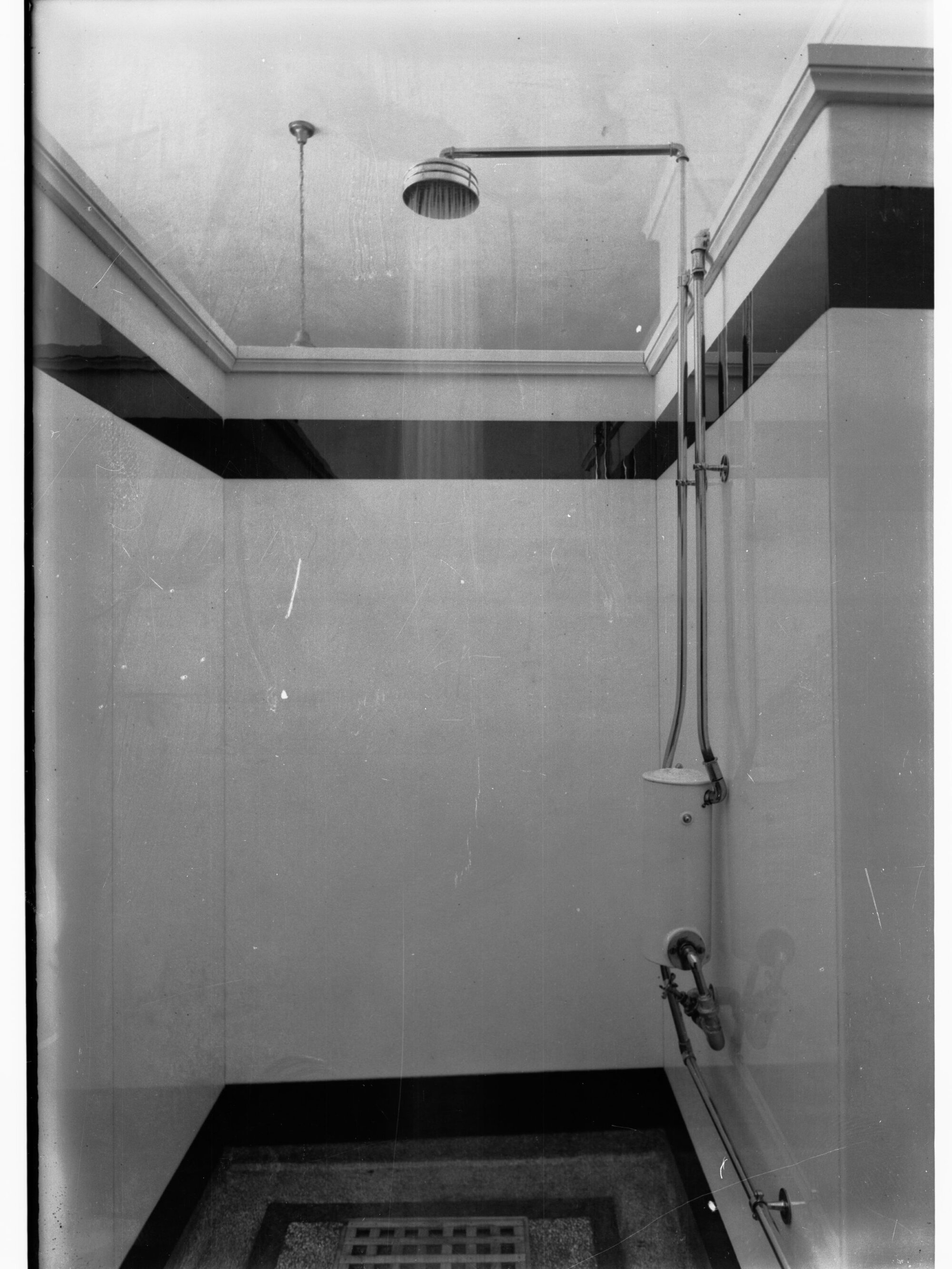 Gents bath at Adelaide Railway Station