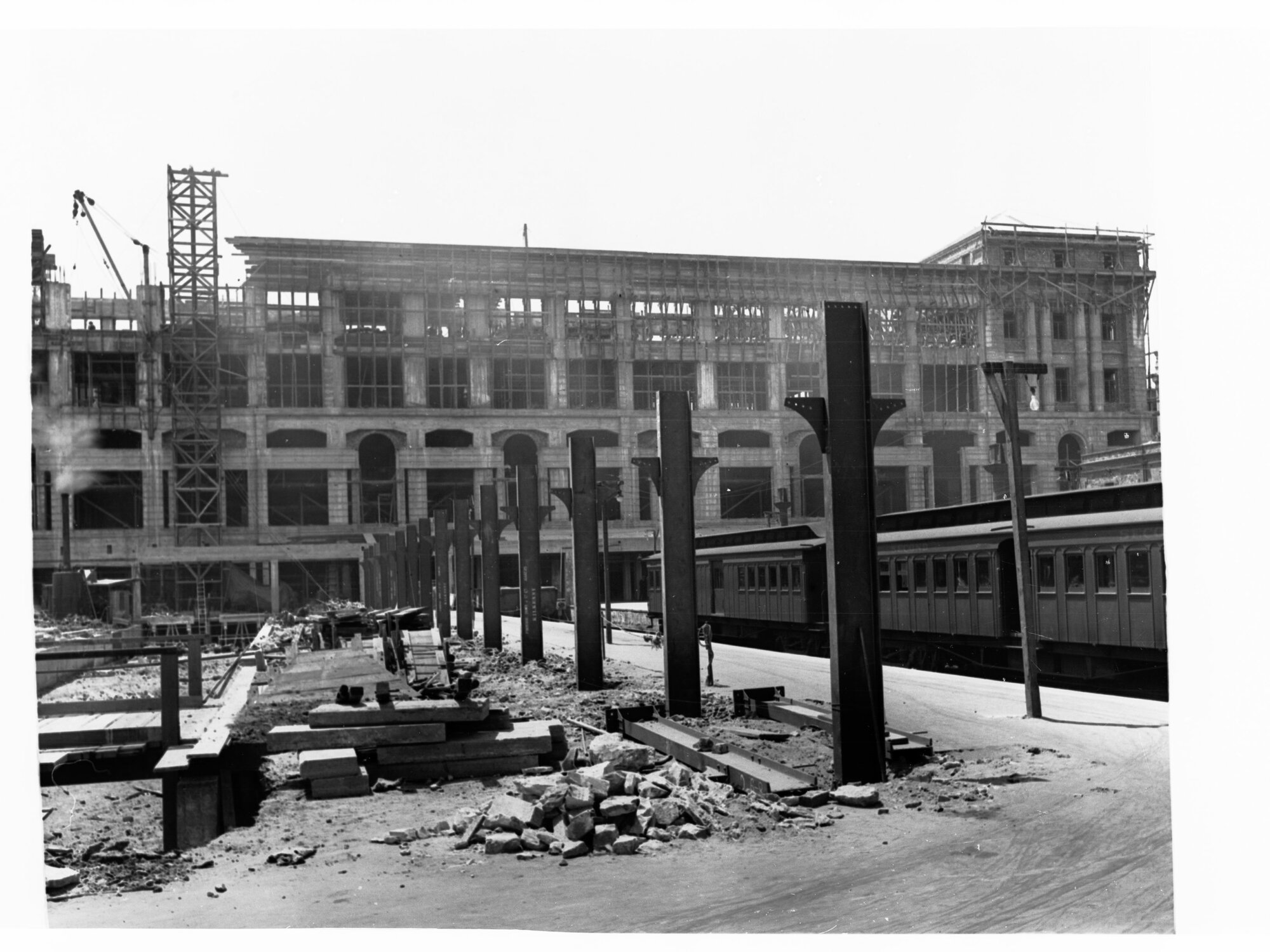 Construction of Adelaide Railway Station