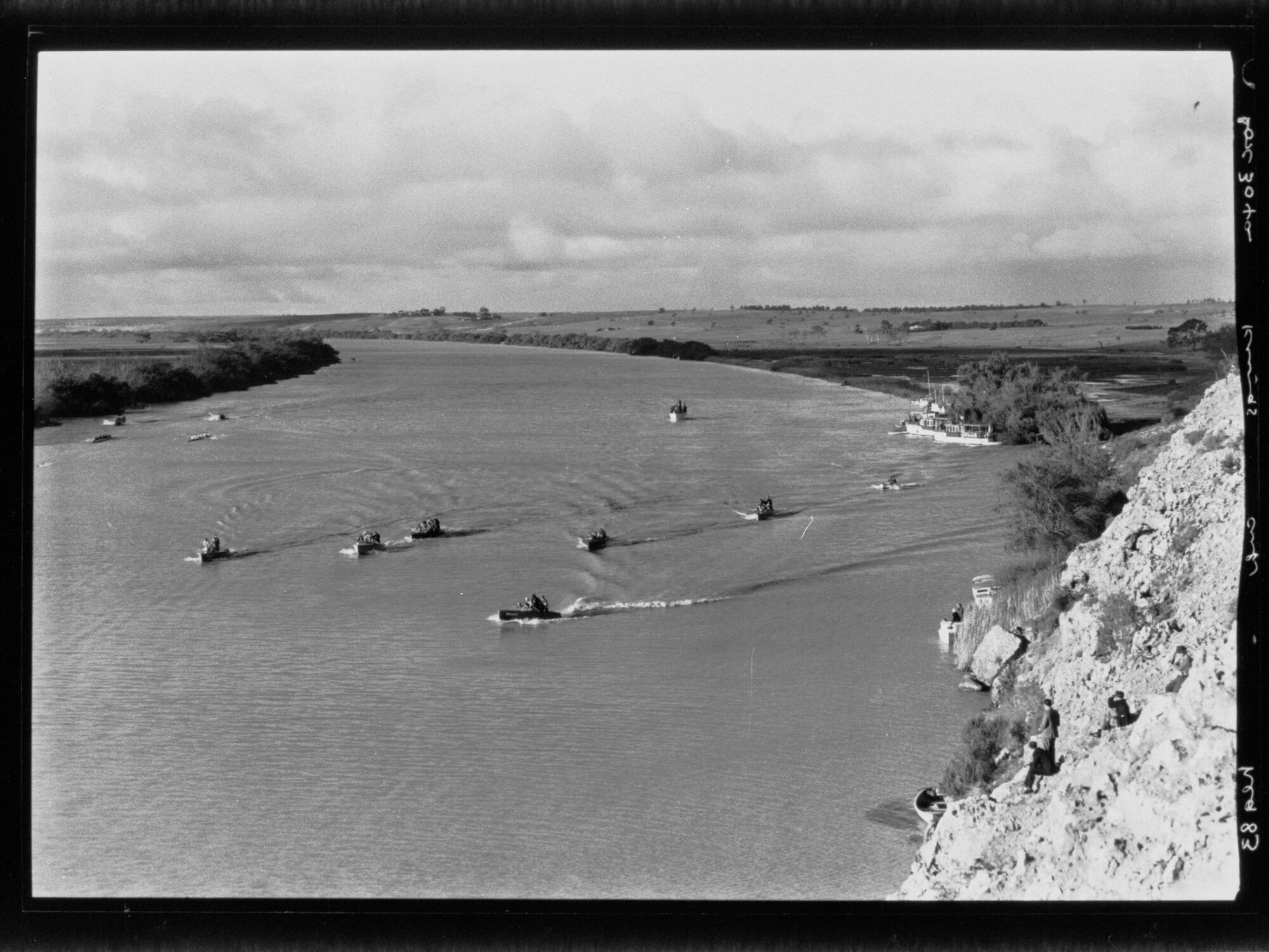 Rowing on River Murray 