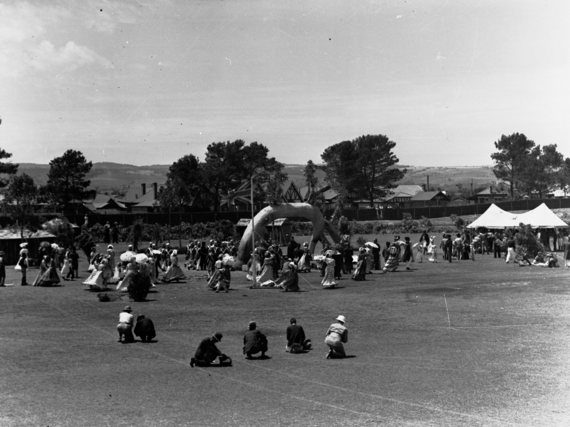 Glenelg Pageant near old gum tree for centenary