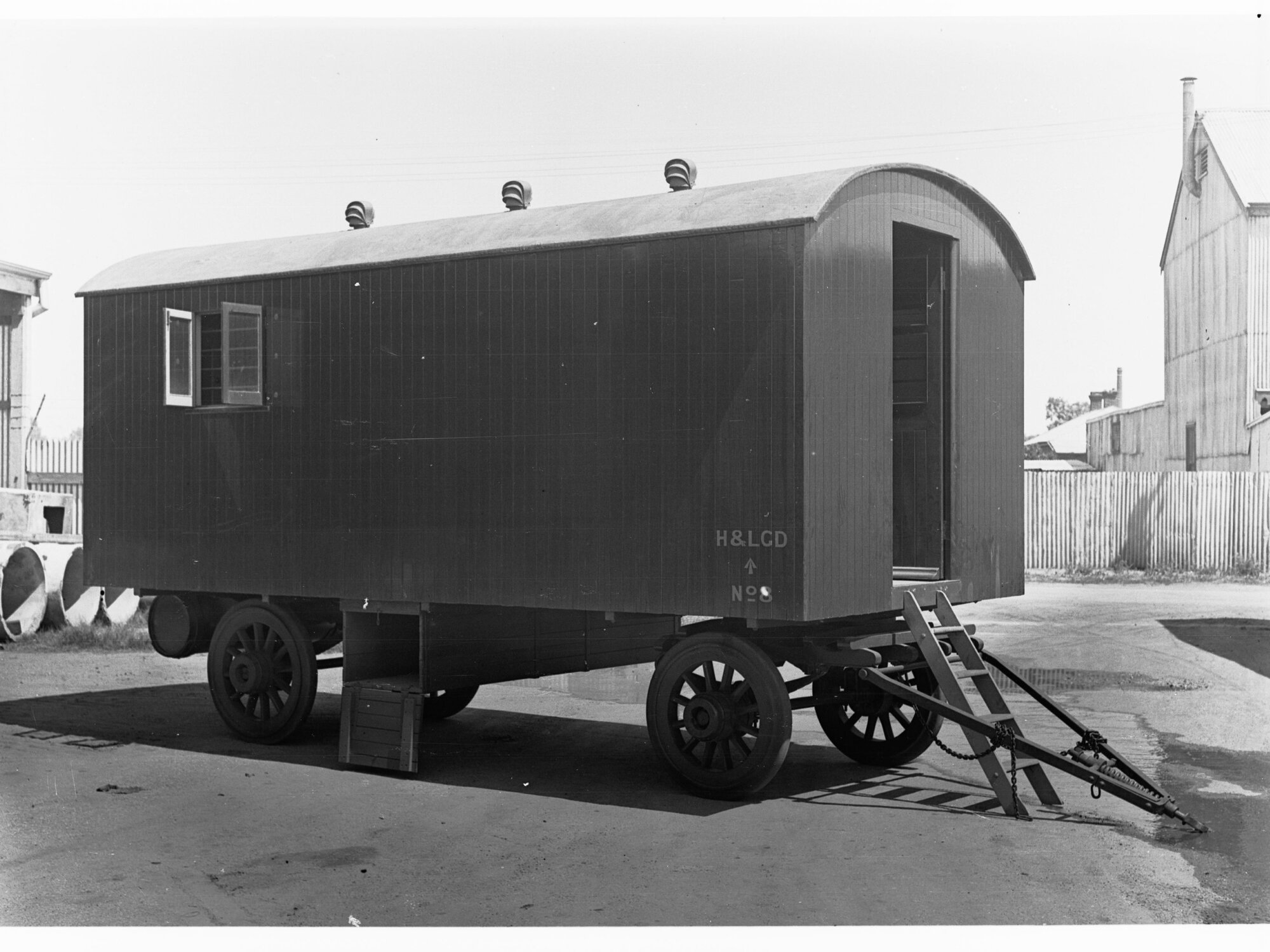 Caravan for work men - Highways and ? Government Department