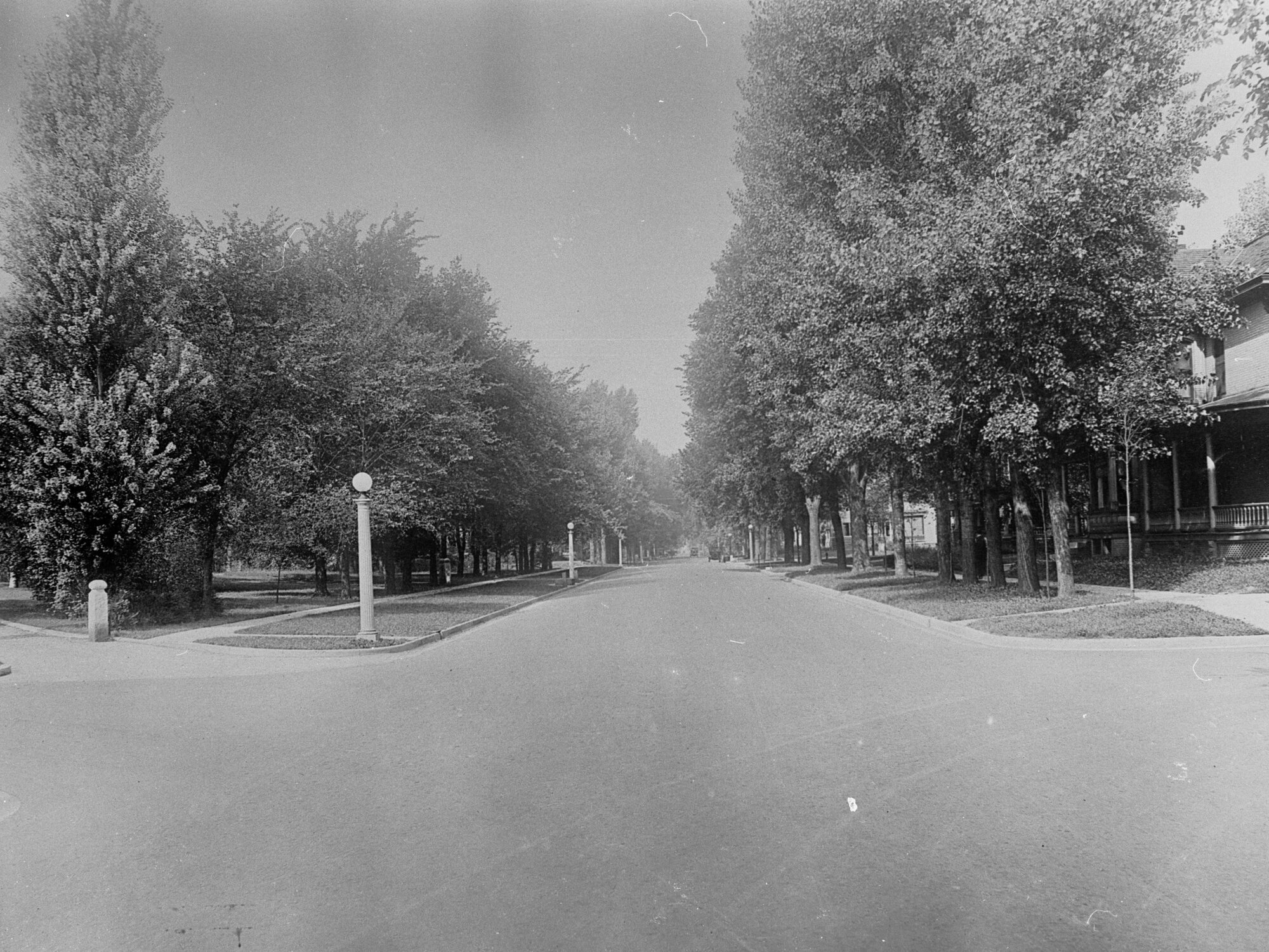 View of unknown street in USA - Town Planning photos USA