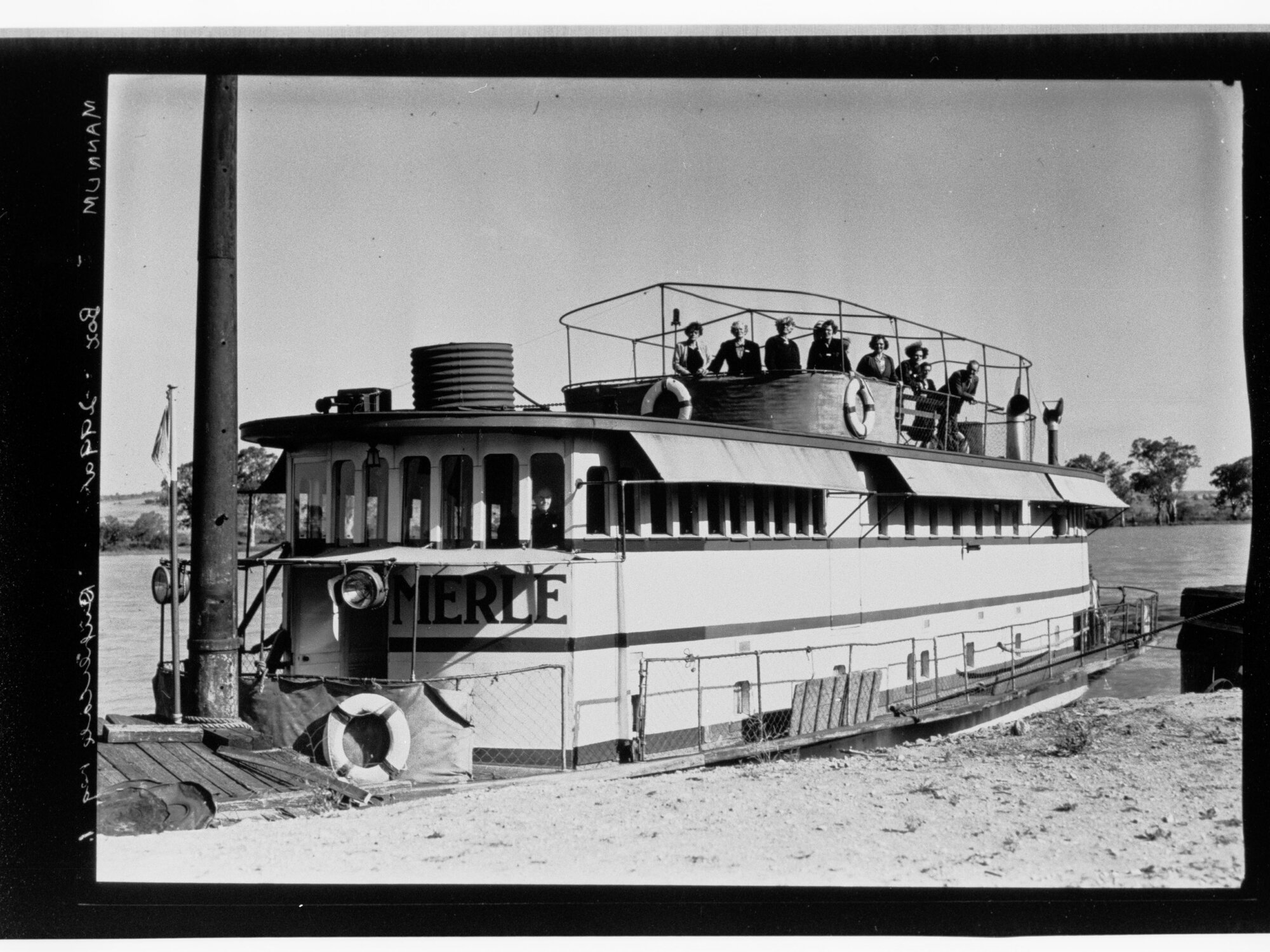 Boat berthed at Mannum