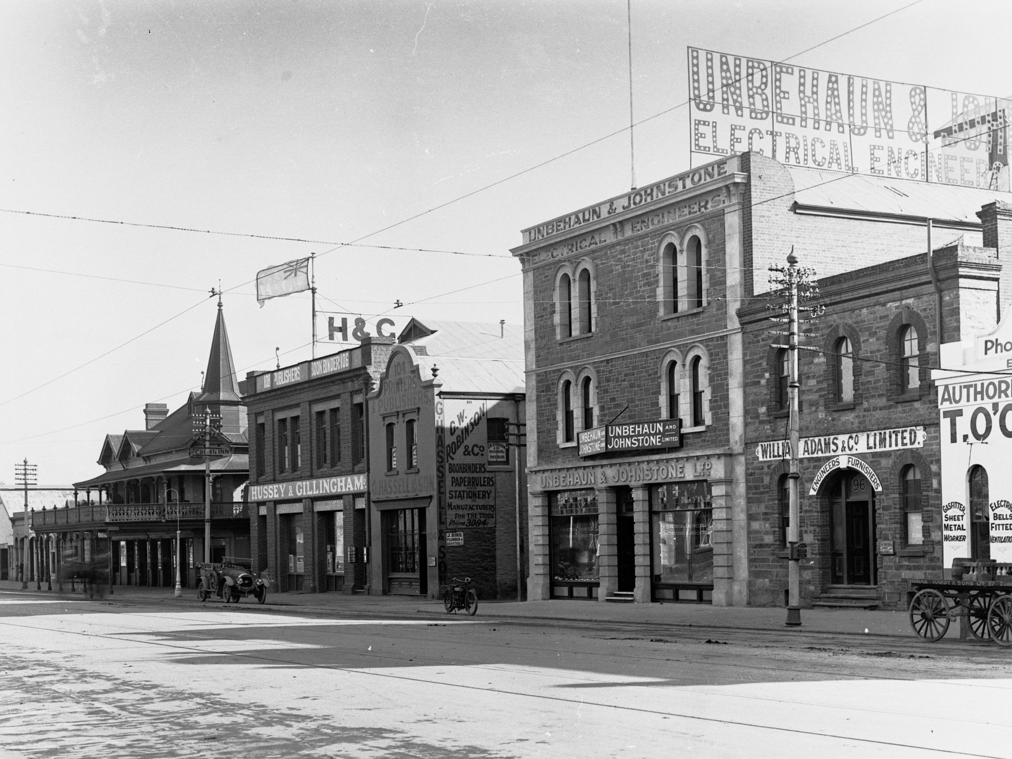 Currie Street, Adelaide - showing horse and cart in front of T O'Connors