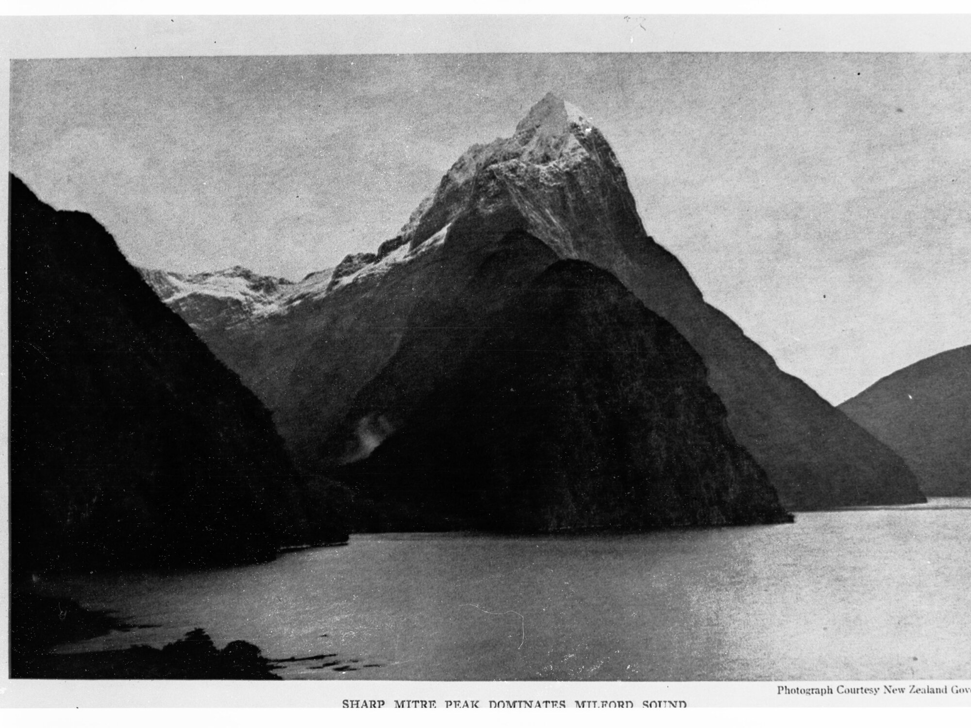 Sharp Mitre Park Dominates Milford Sound