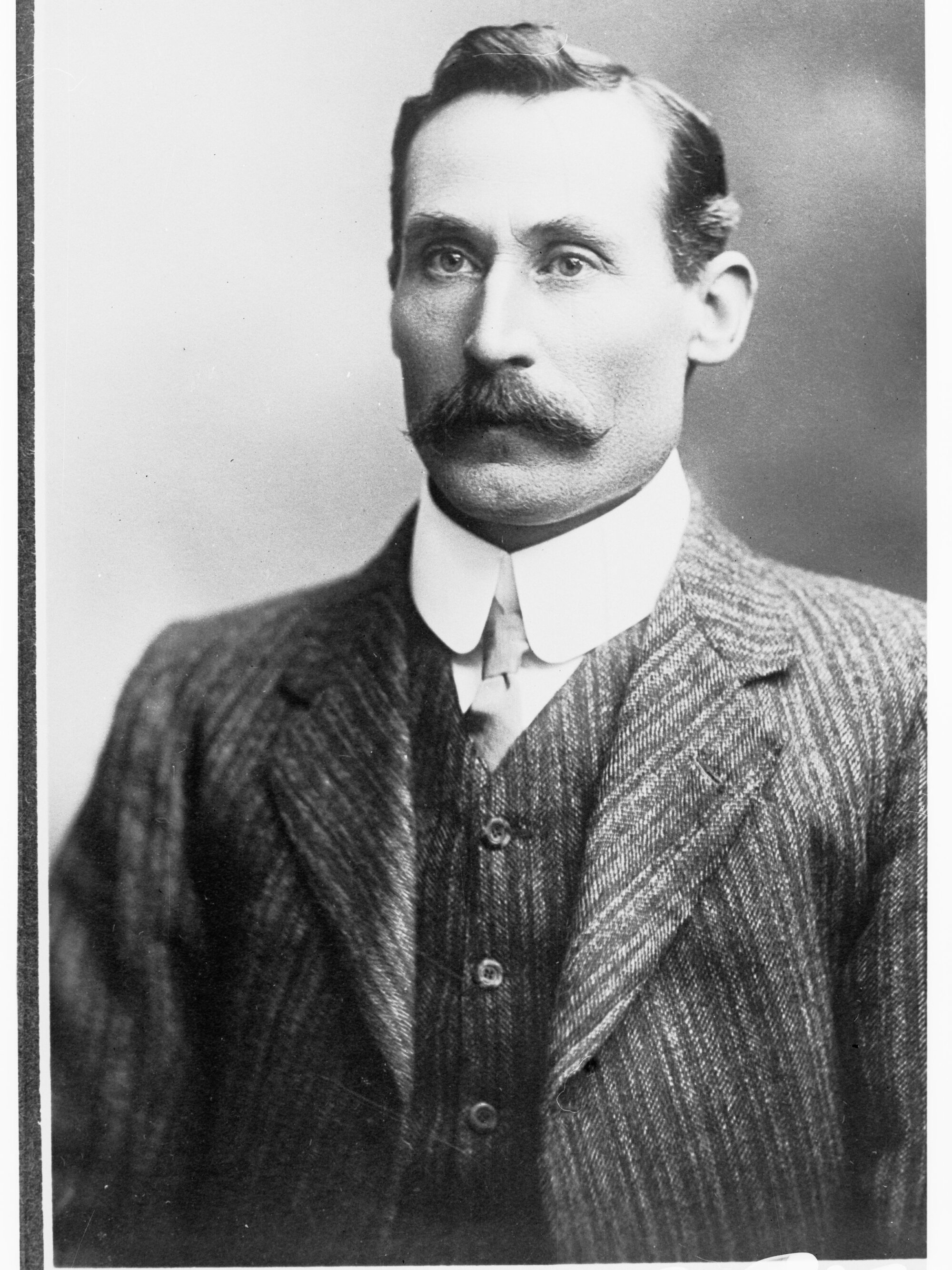 Portrait of an unidentified man - no information recorded