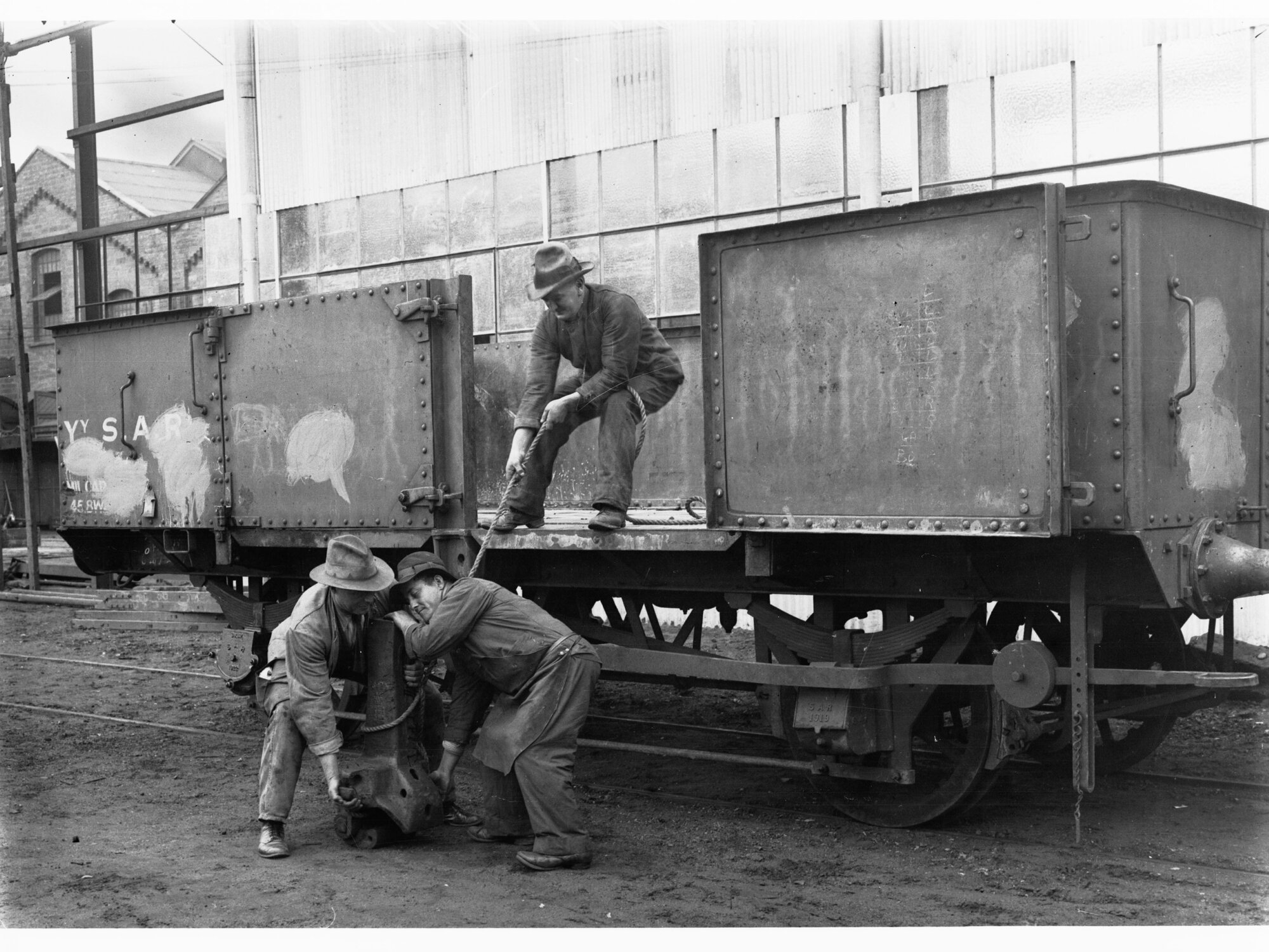 The old method of loading | History Trust