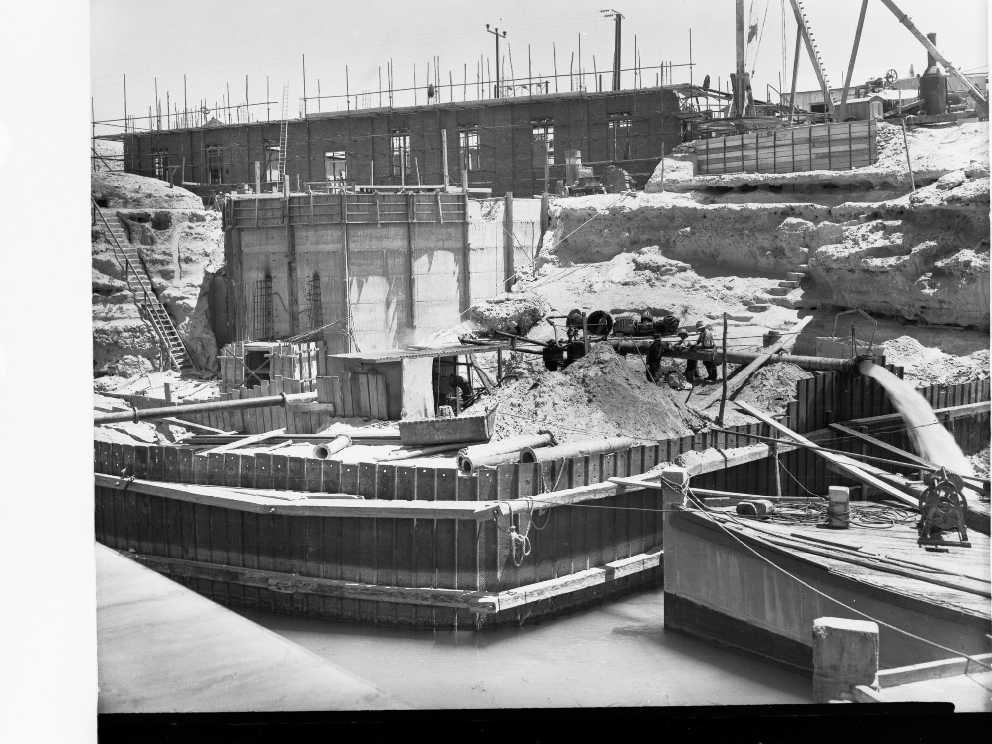 Constructing pumping station at Morgan for the Morgan-Whyalla Pipeline