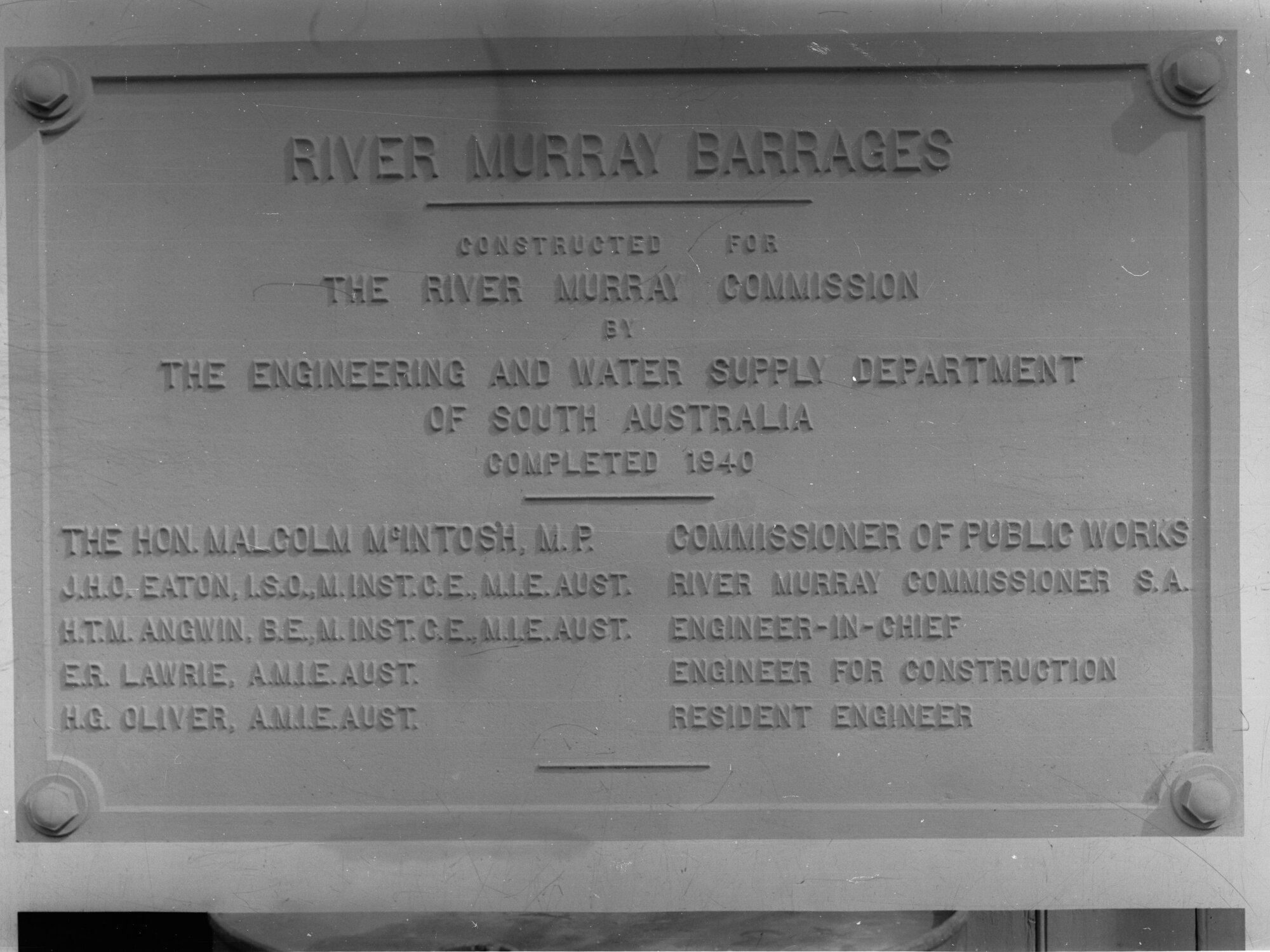 Plaque concerning River Murray barrage at Goolwa