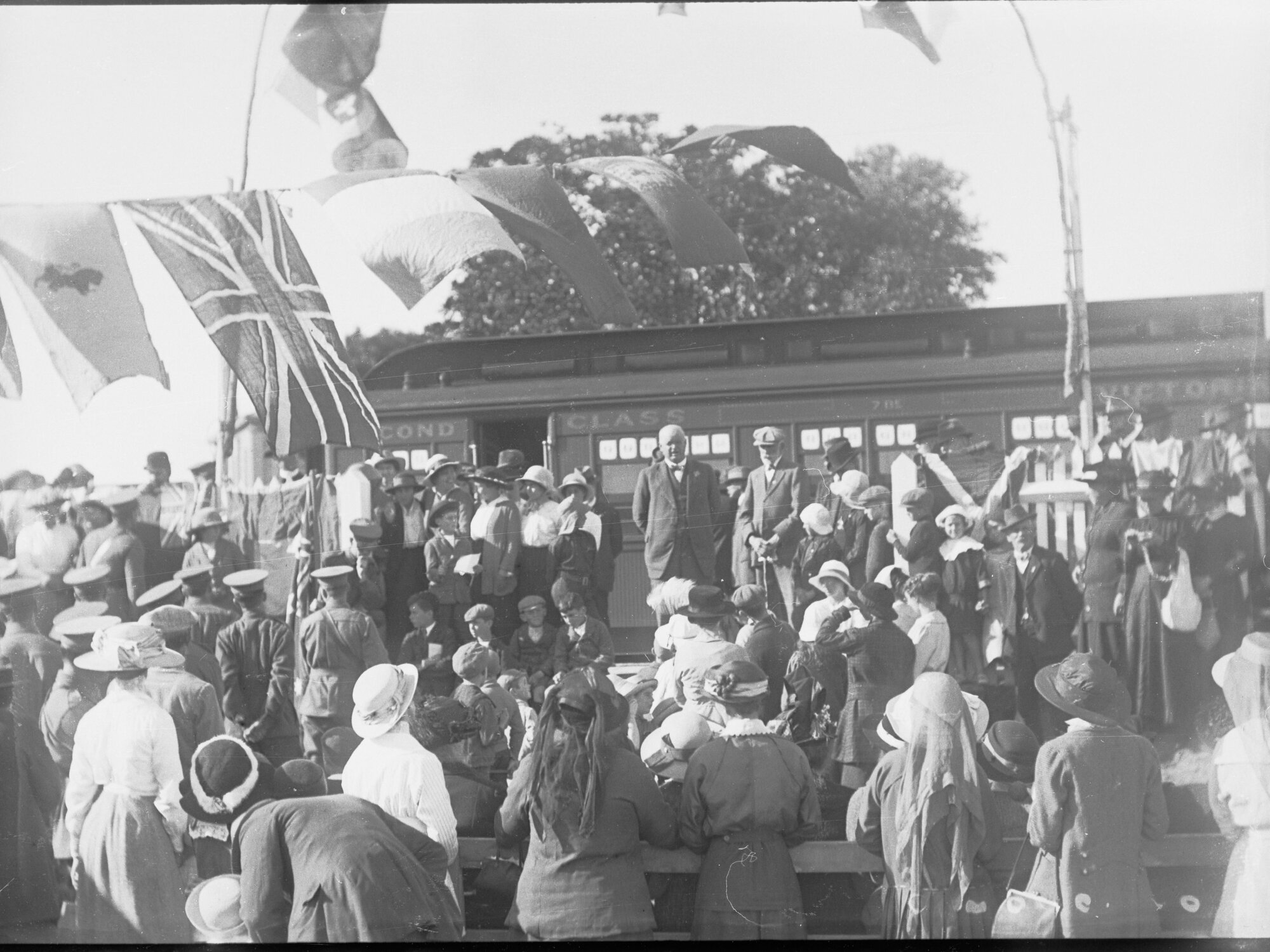 Mr Noel Webb speaking to a crowd at Port Elliot railway station