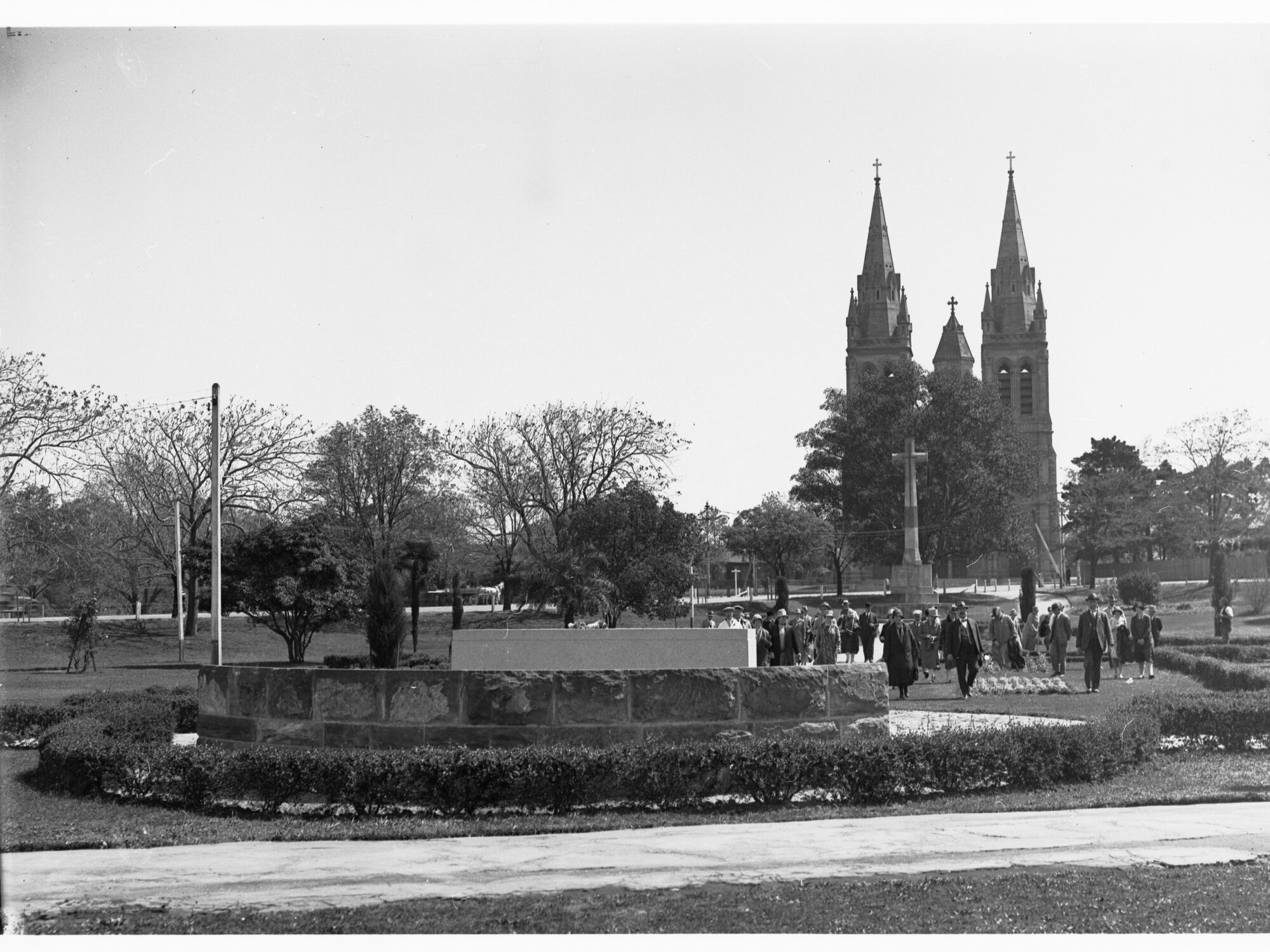 Victorian tourist party at Memorial Gardens