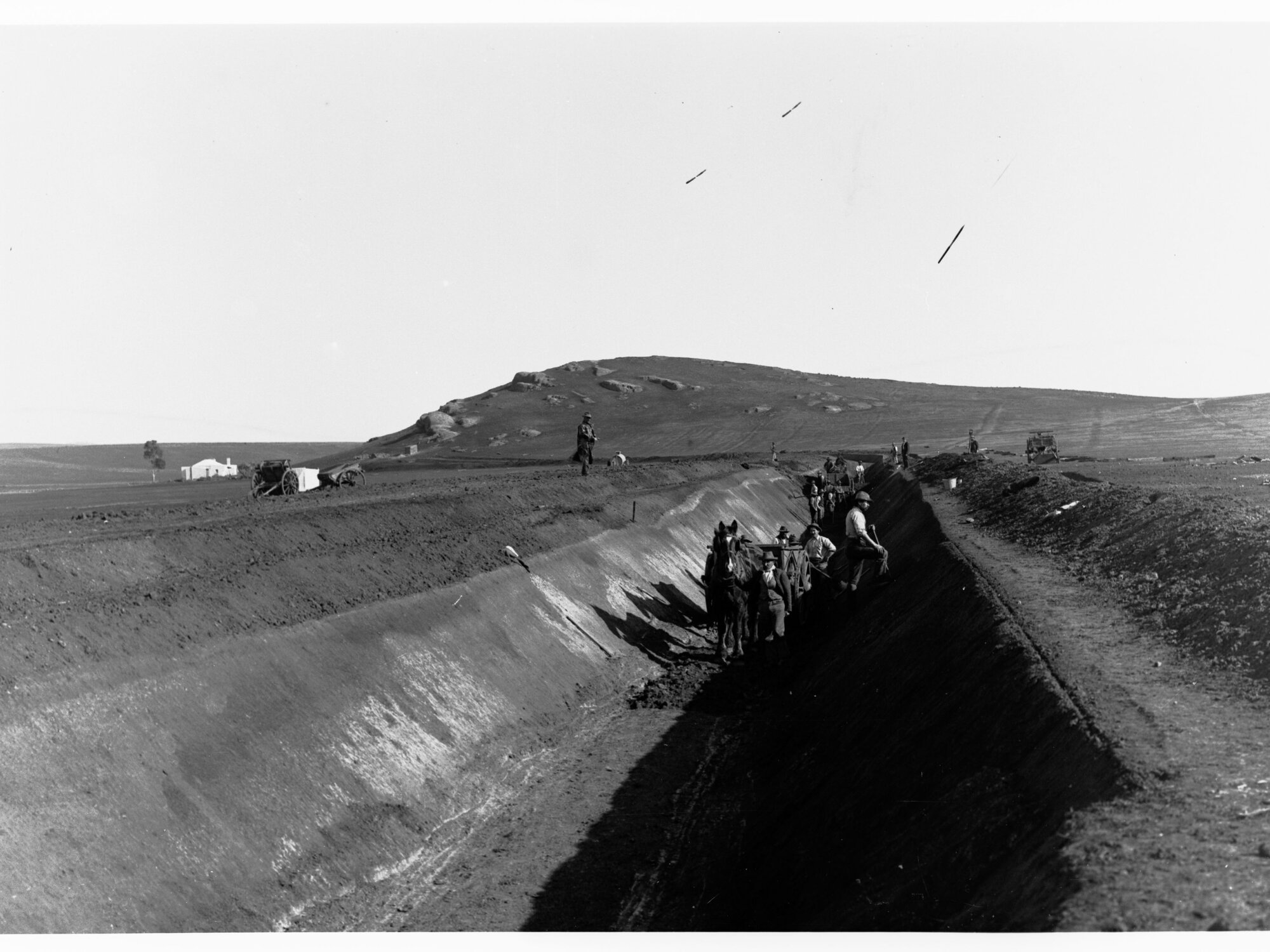 Bundaleer - showing workmen in intake channel