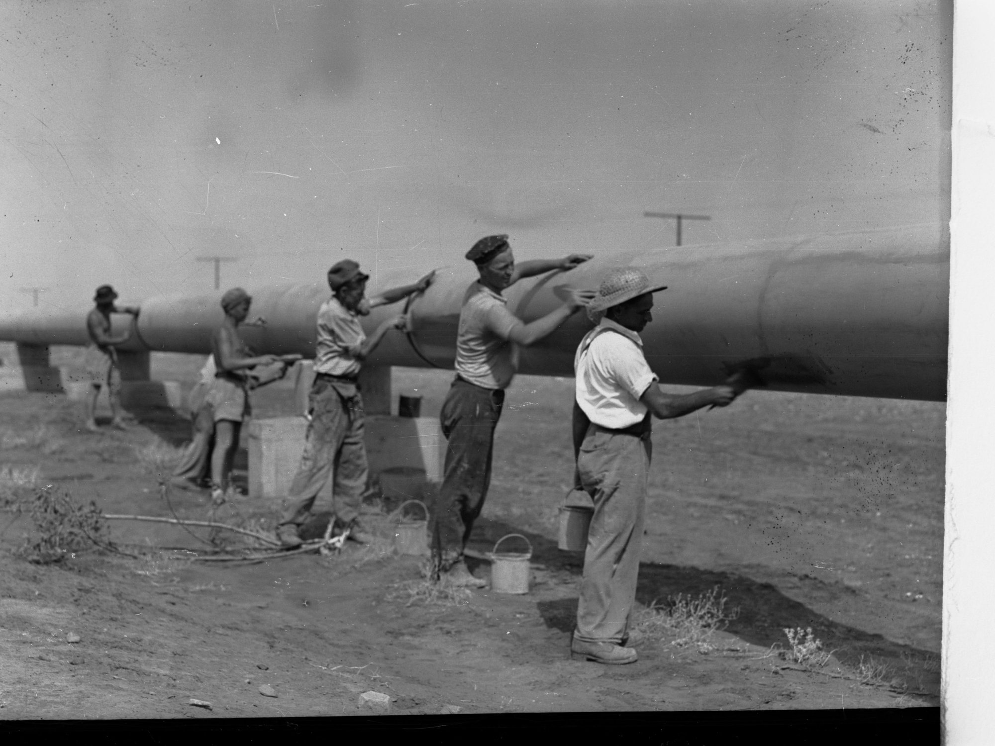 Men Working on Morgan-Whyalla Pipeline