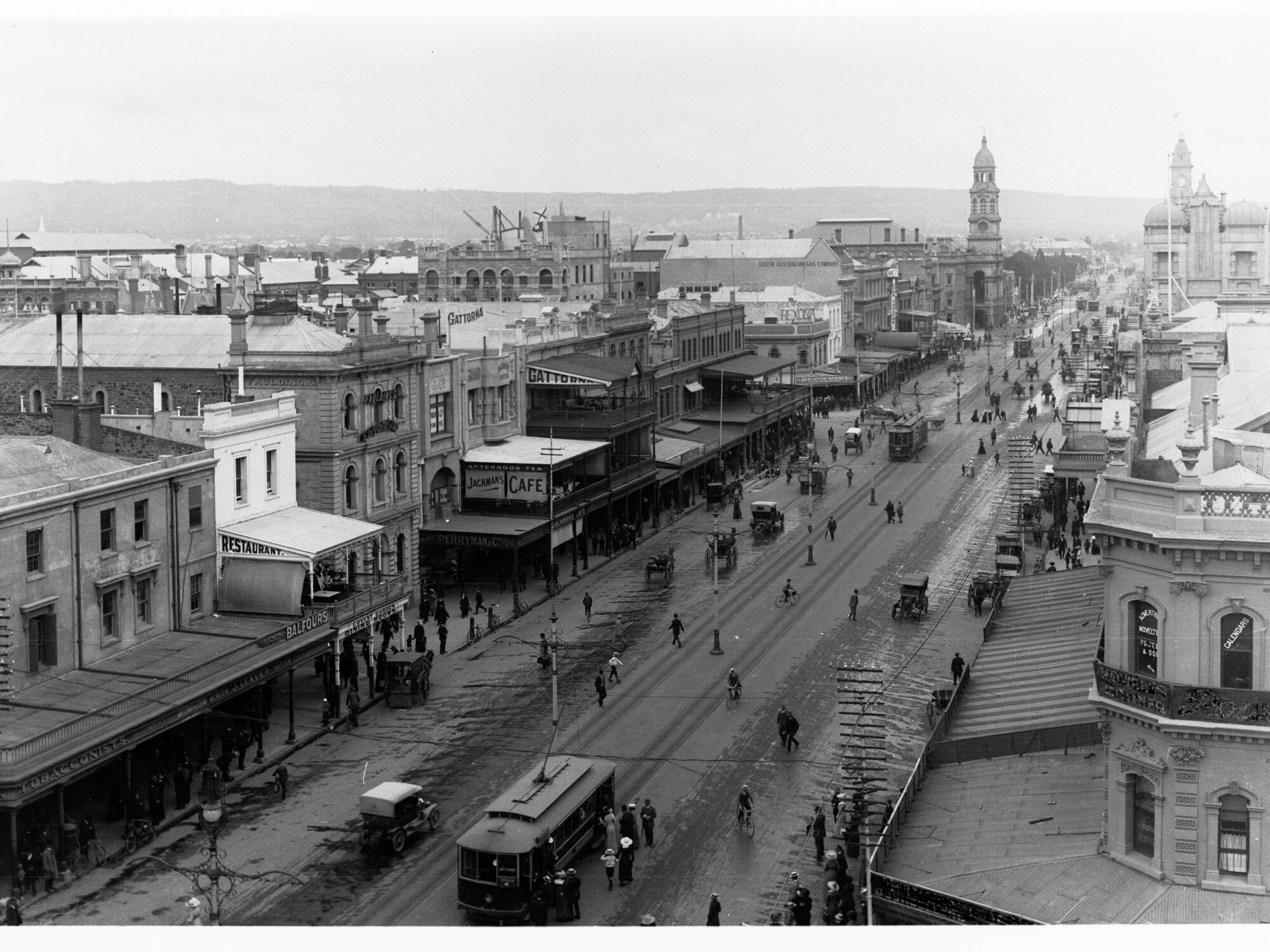 King William Street looking south