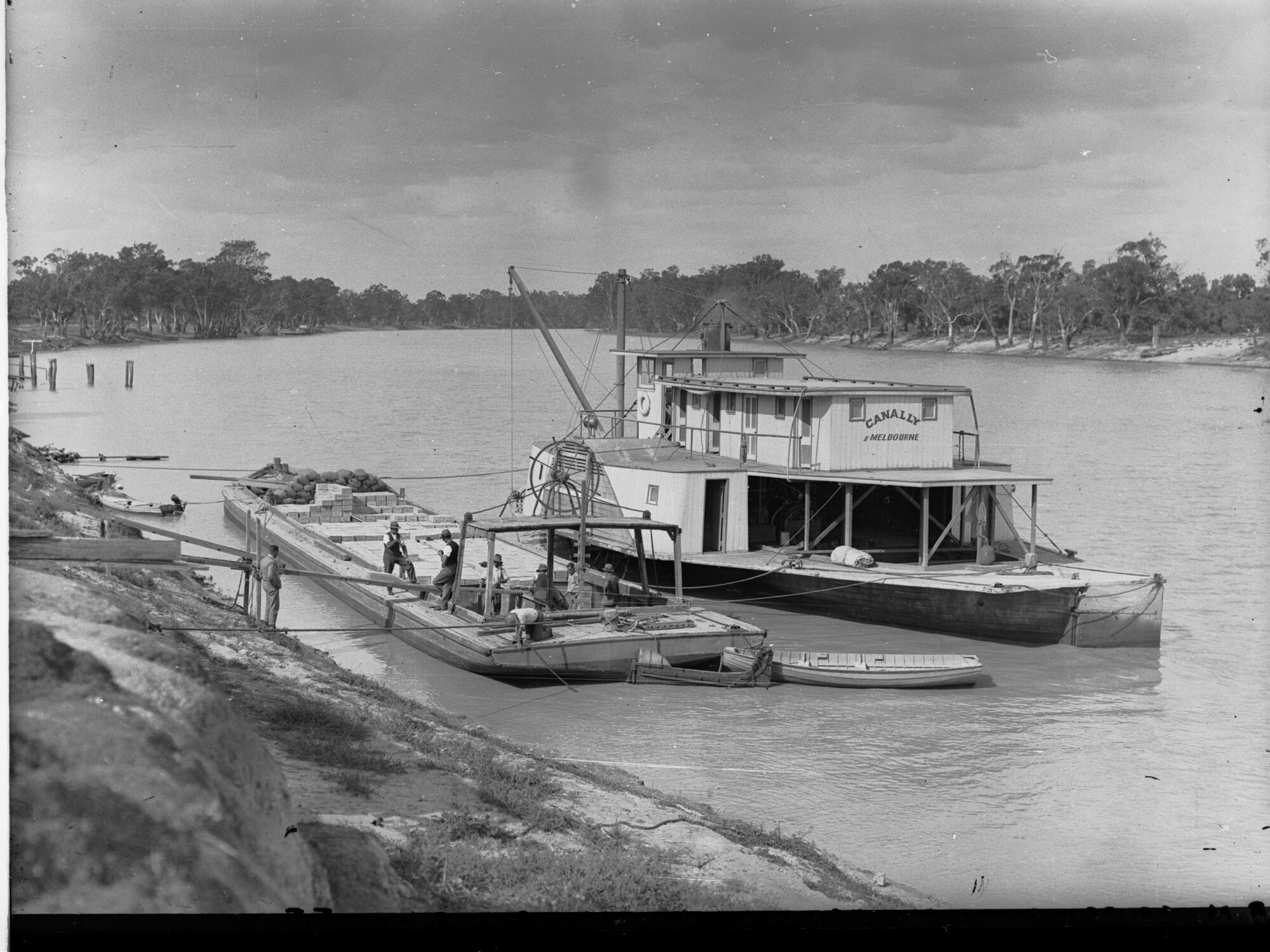Loading Paddlesteamer "Canally" at Berri River Murray Shipping Dried Fruit