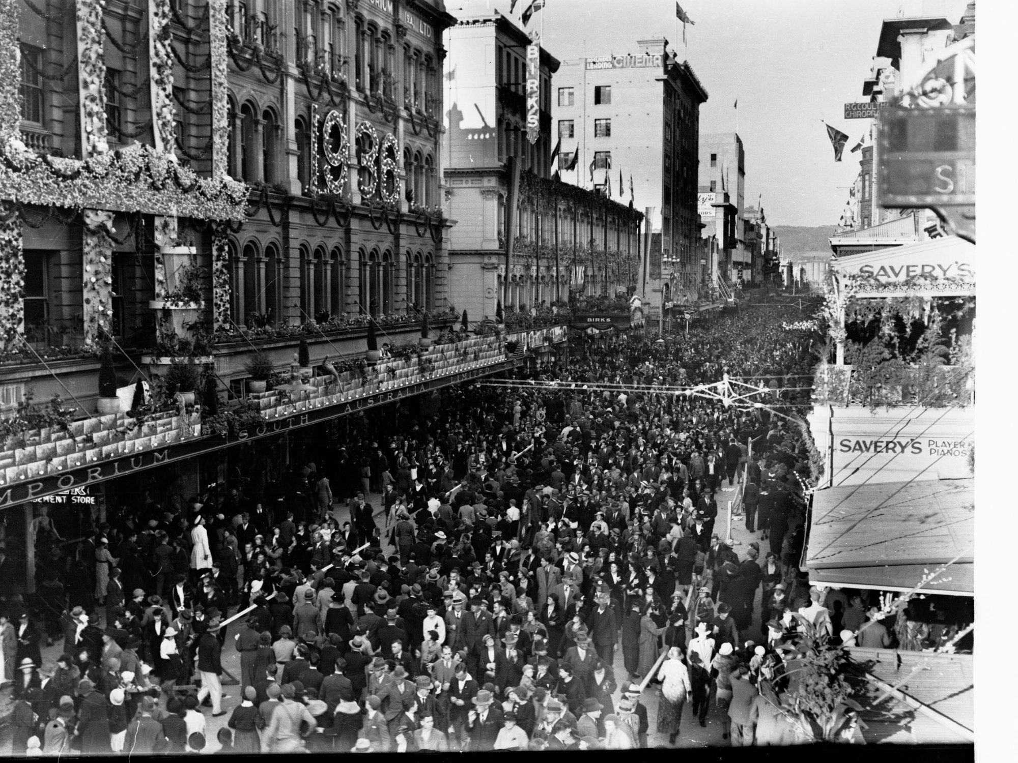 Rundle Street crowded with people after Adelaide centenary floral pageant