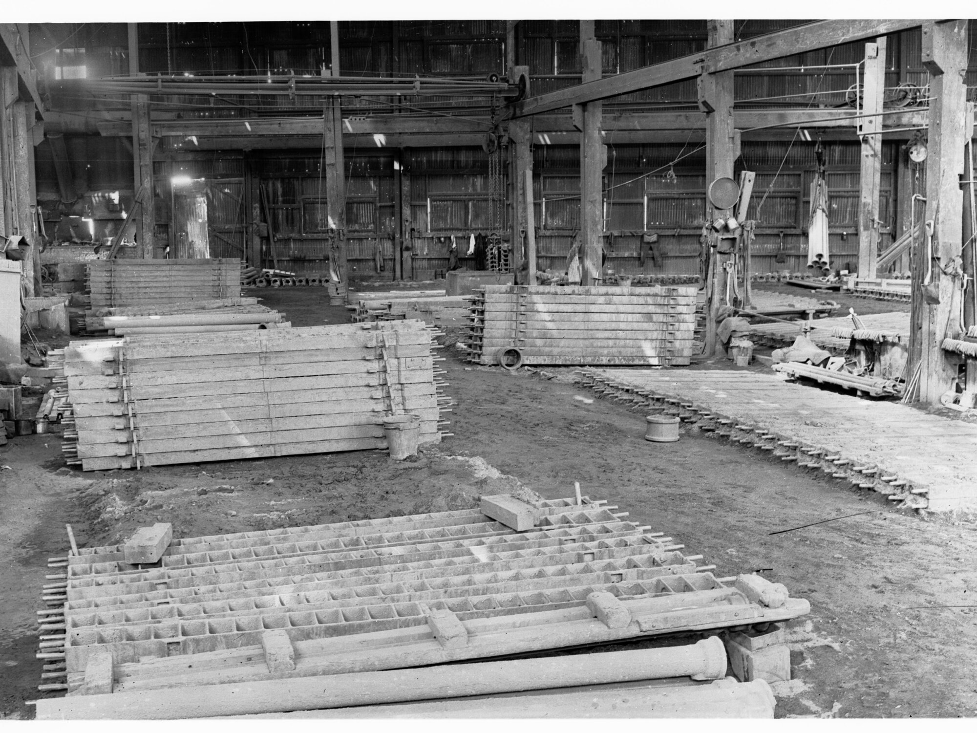 Glanville Pipe Works, Interior of Factory