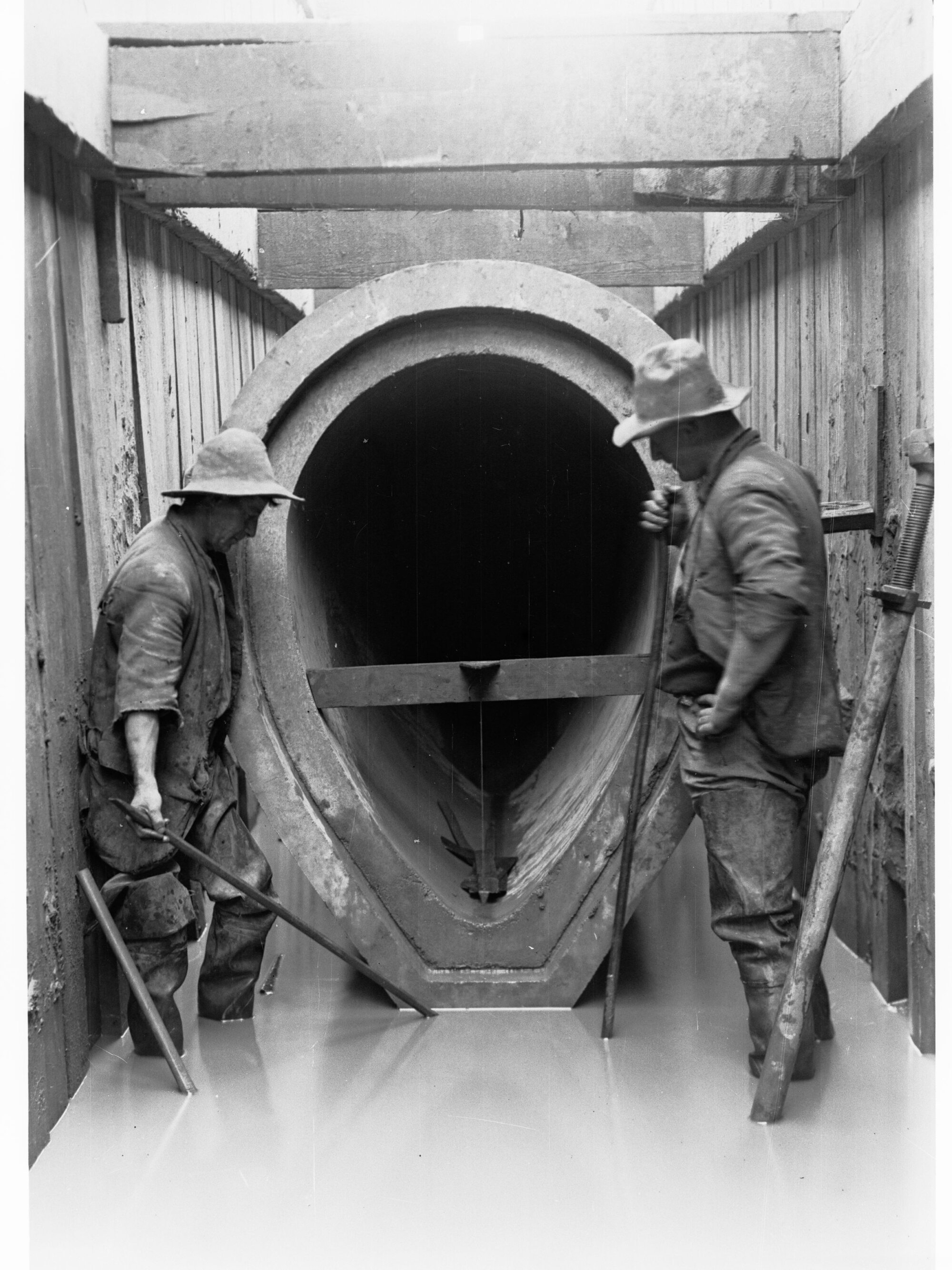 Glenelg Sewers showing workers