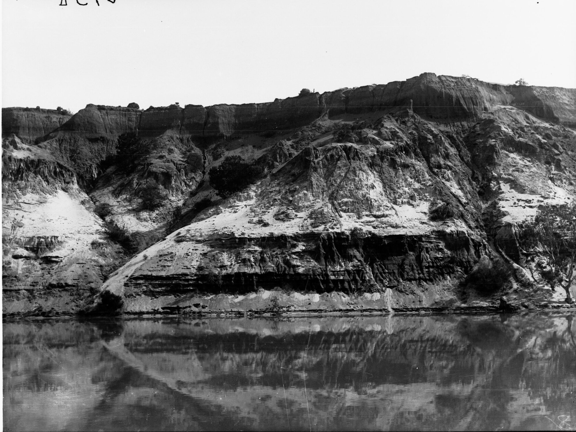 Cliffs, River Murray near Morgan