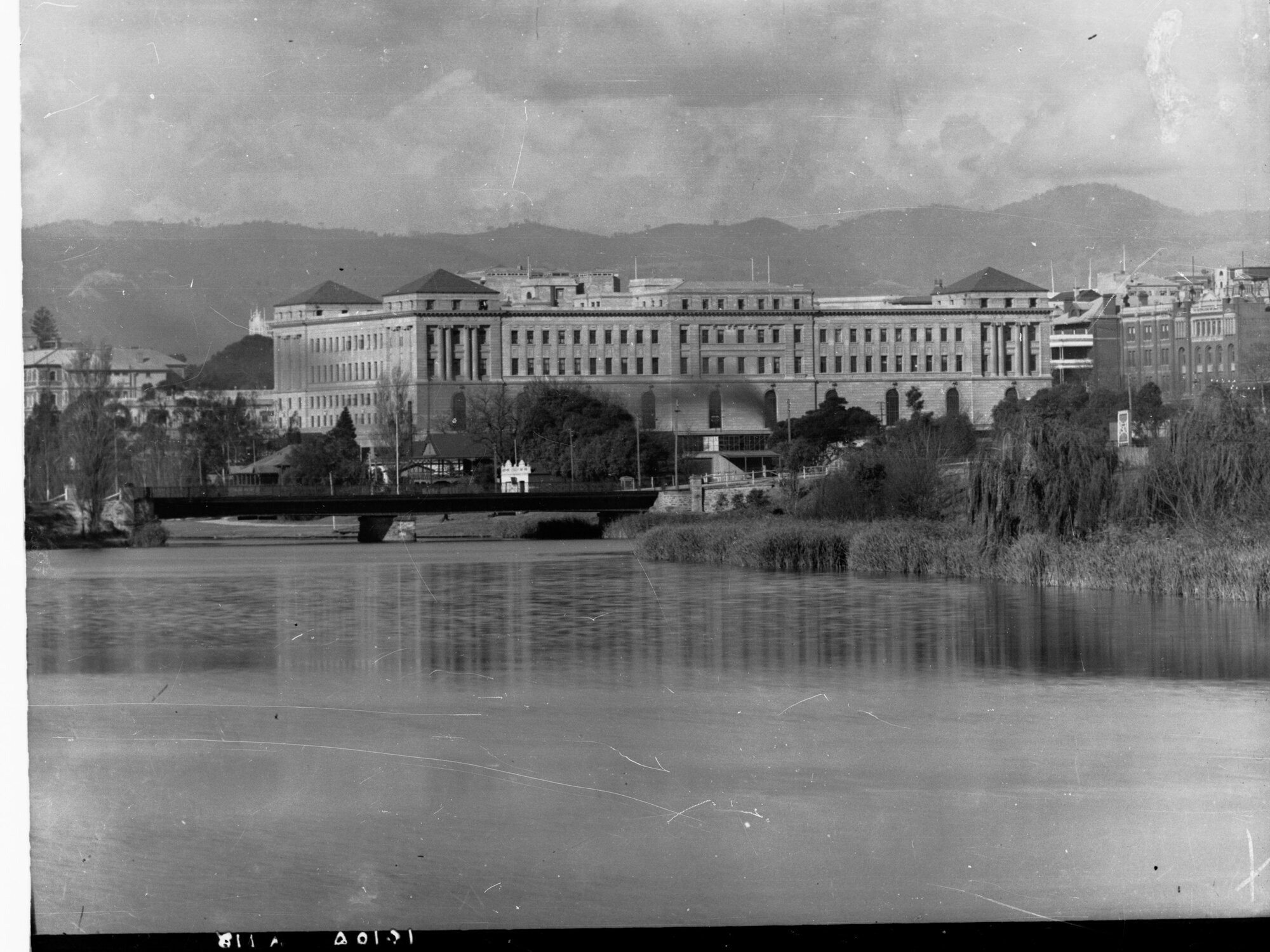 Adelaide Railway Station from Torrens Weir