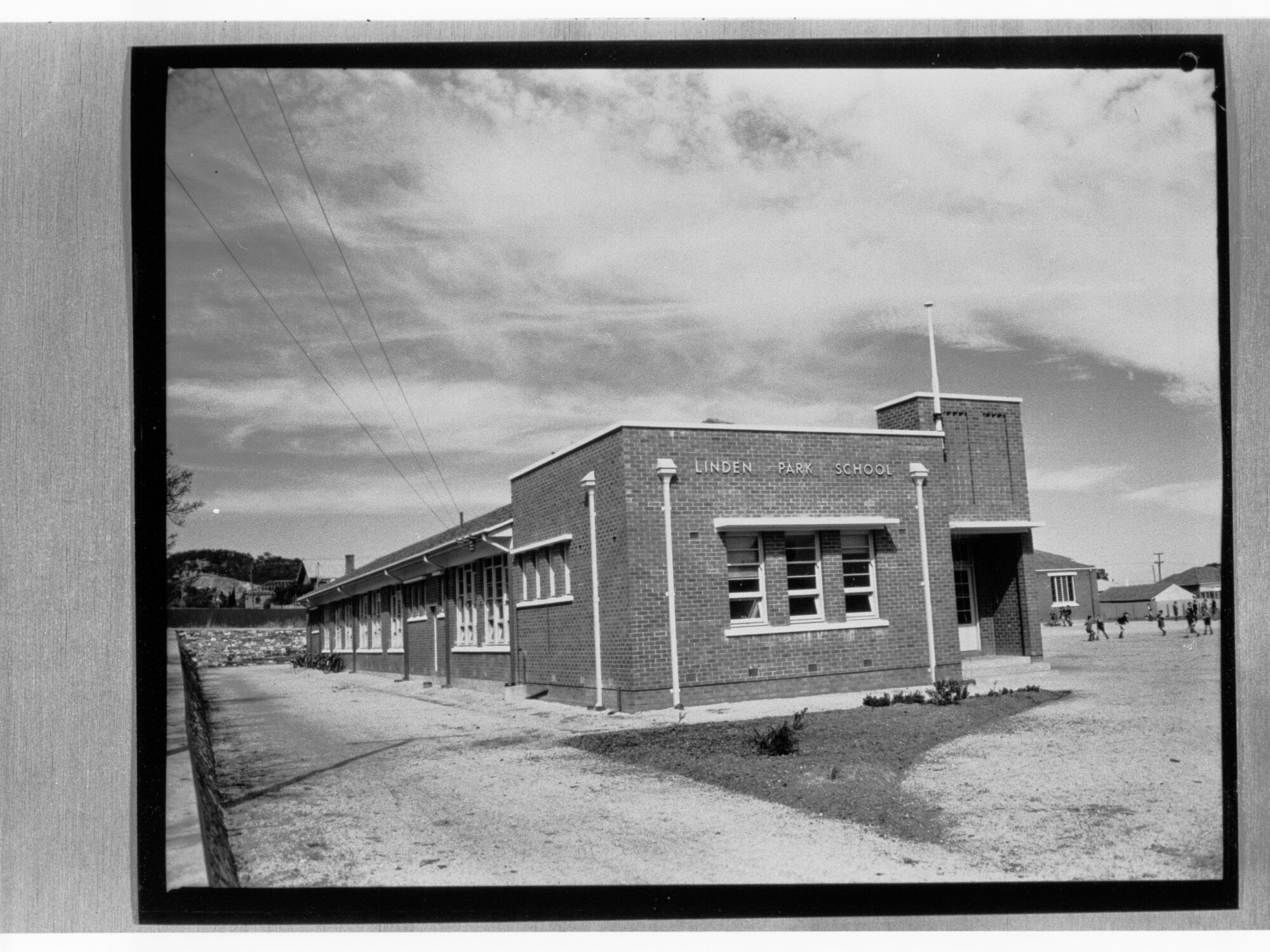 School - Linden Park