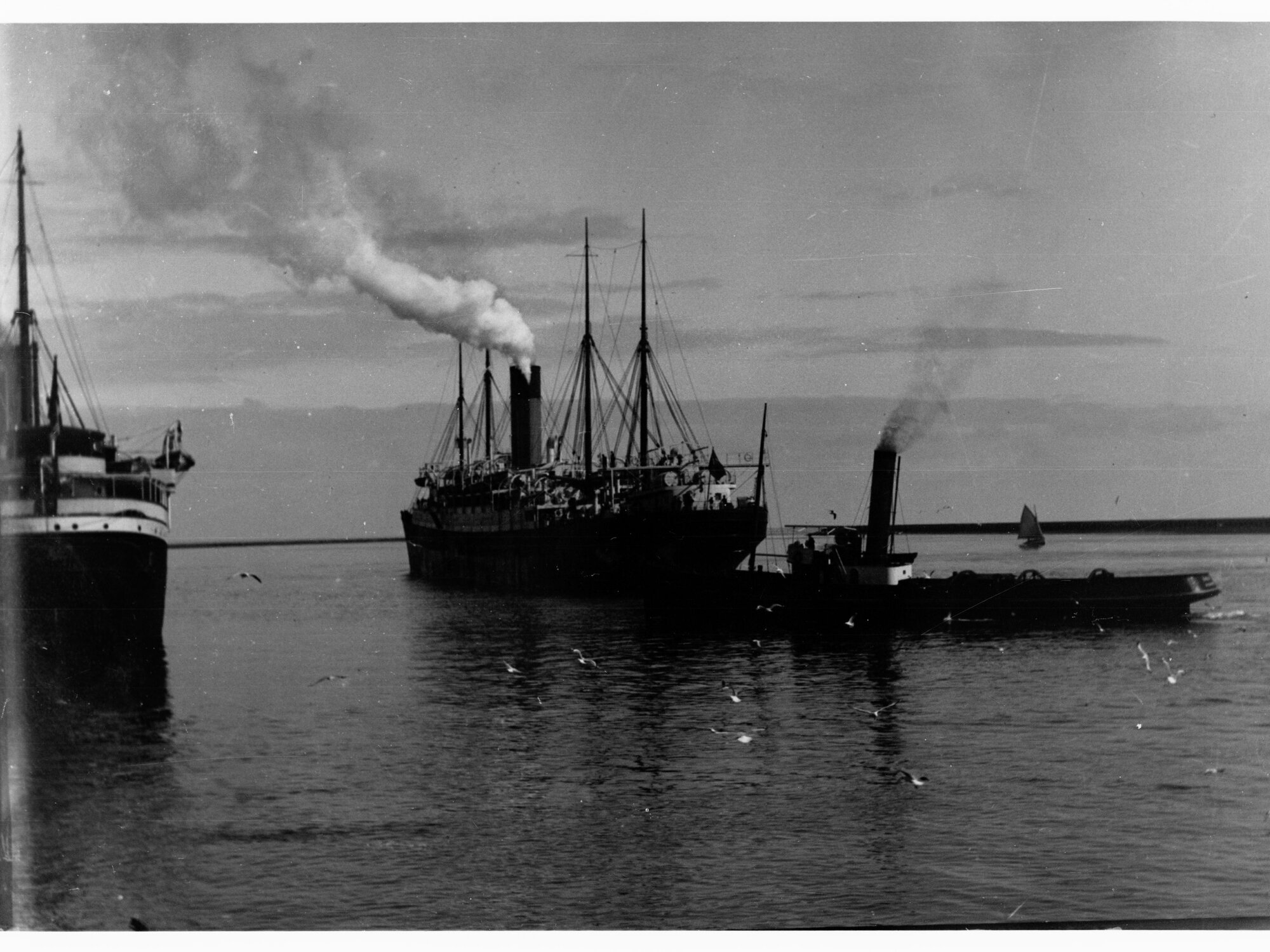 Steamship the Ceramic at Outer Harbour
